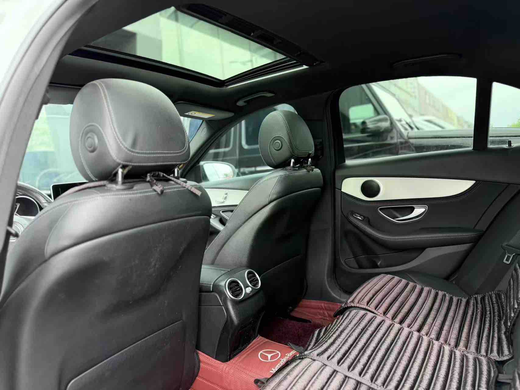 Mercedes-Benz C Class 2018 car image #8