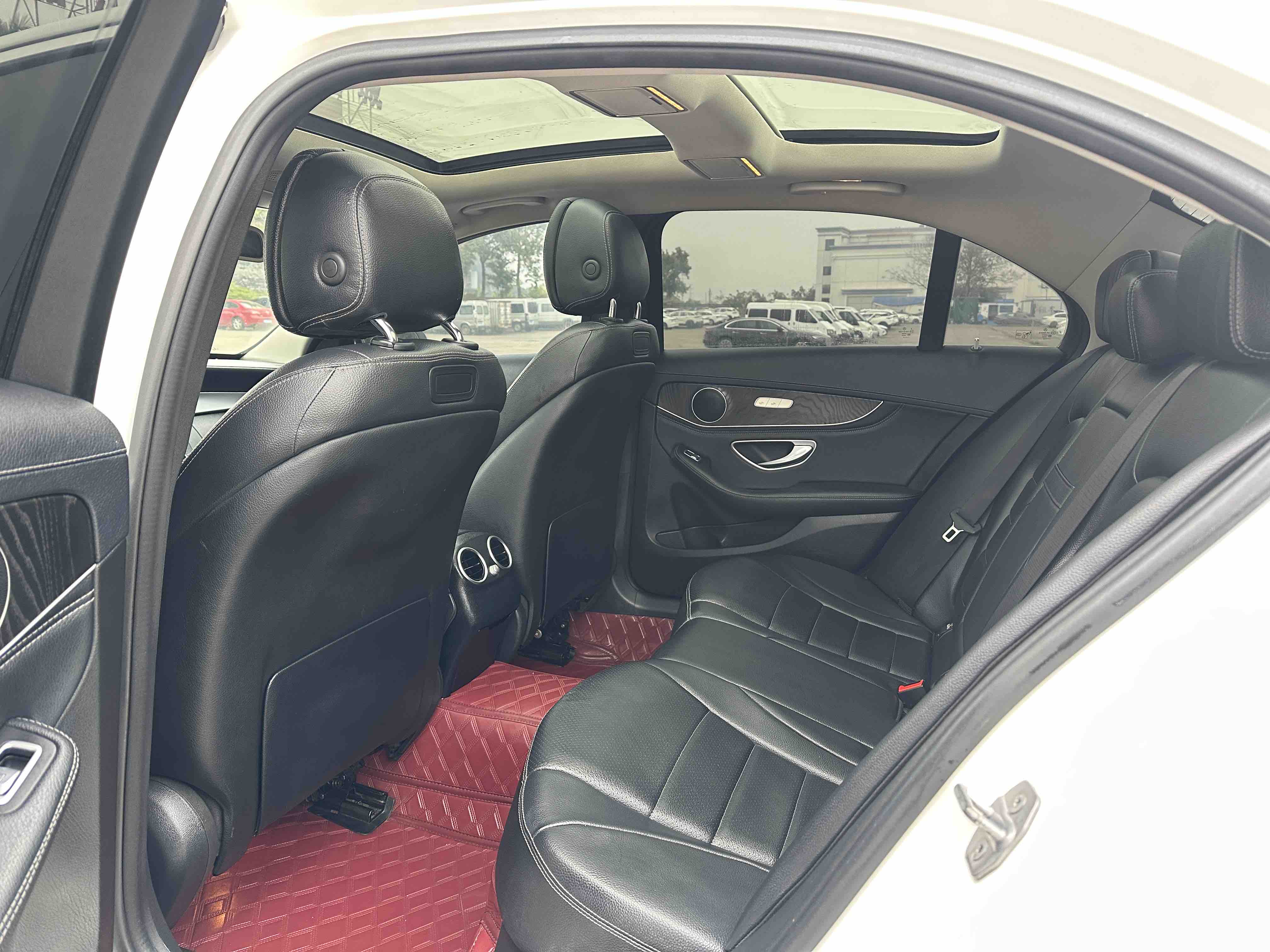 Mercedes-Benz C Class 2018 car image #8