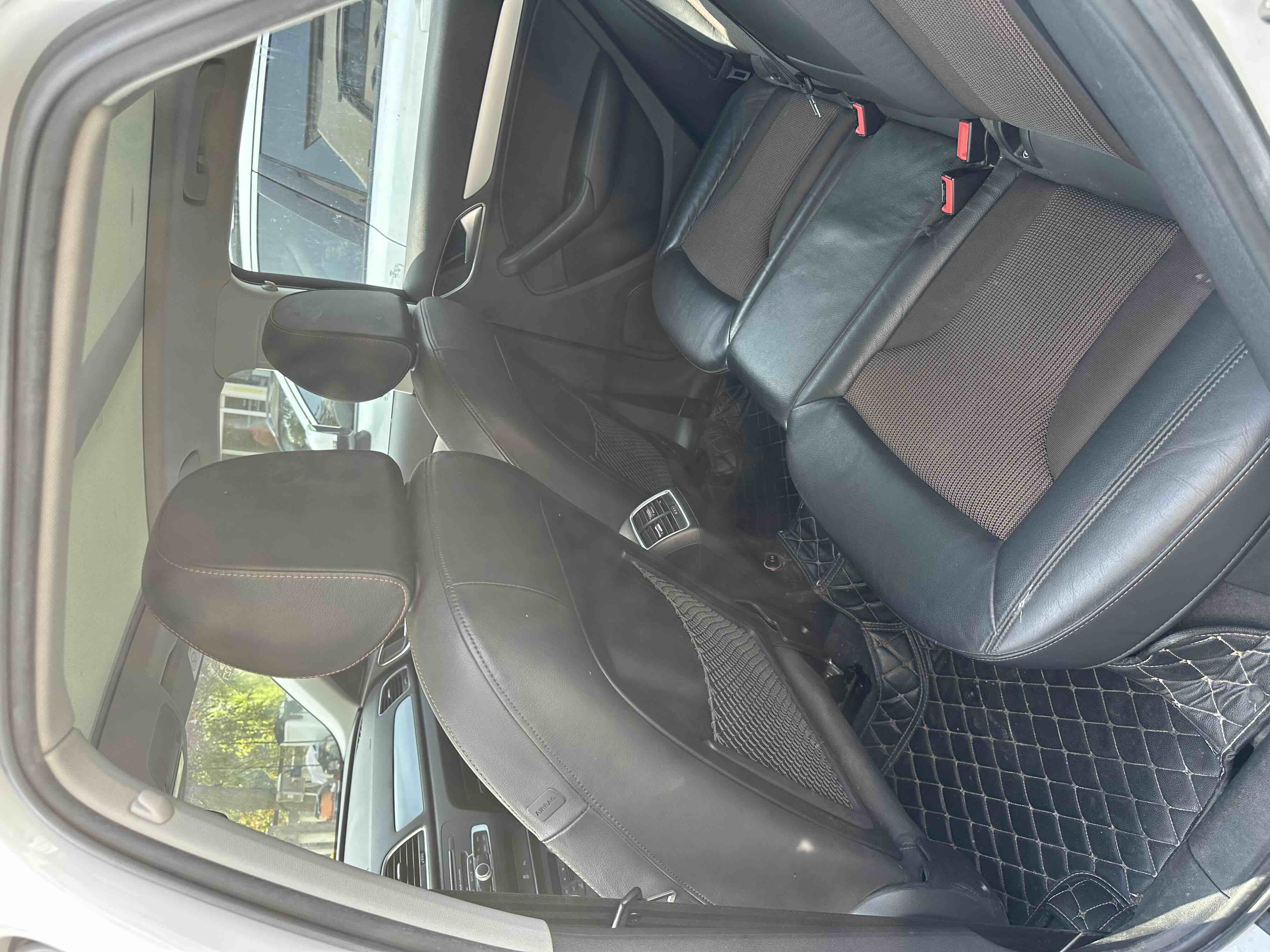 Audi Q3 2019 car image #8