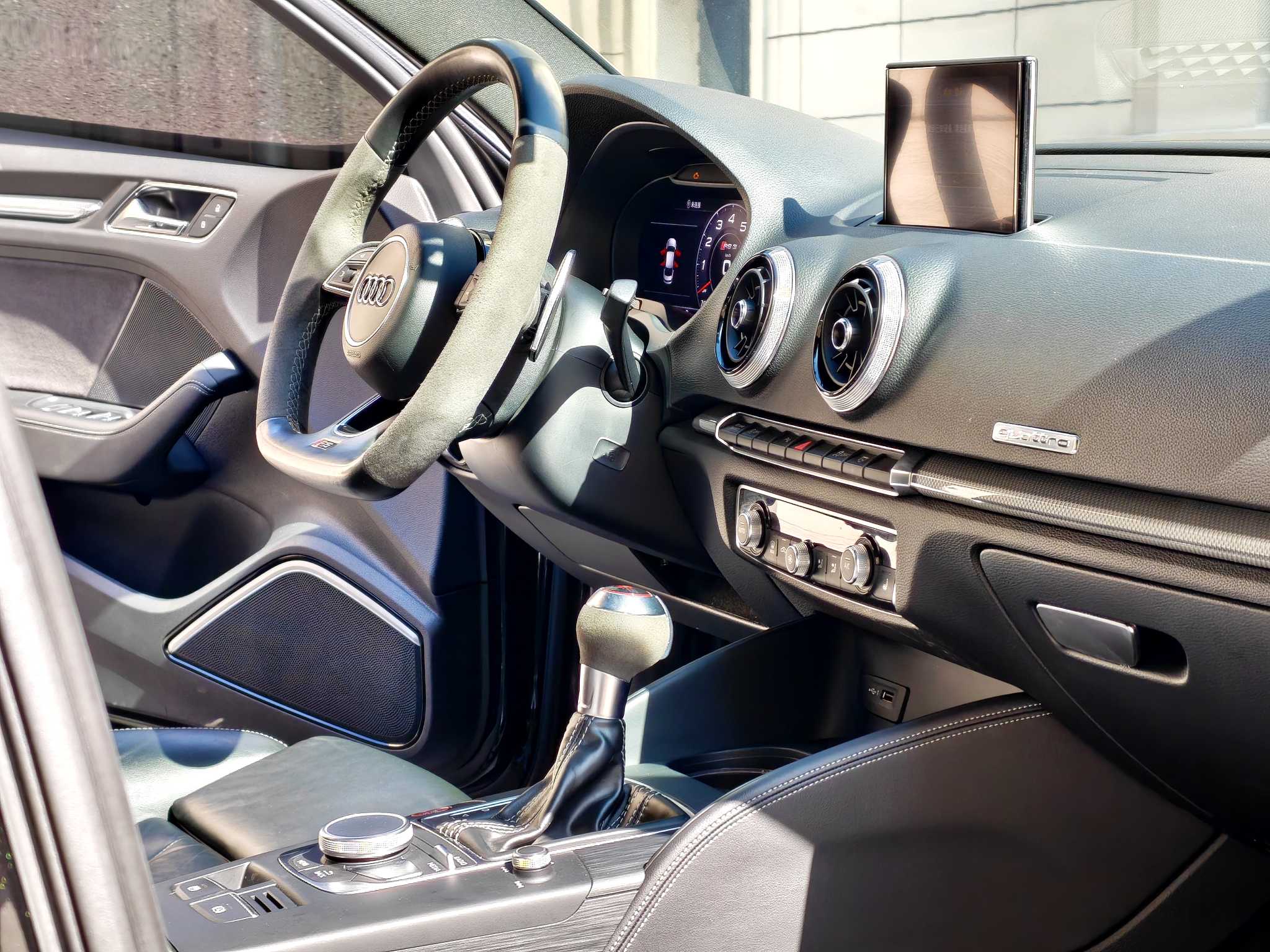 Audi RS 3 2018 #8 Audi RS 3 2018 car image #8