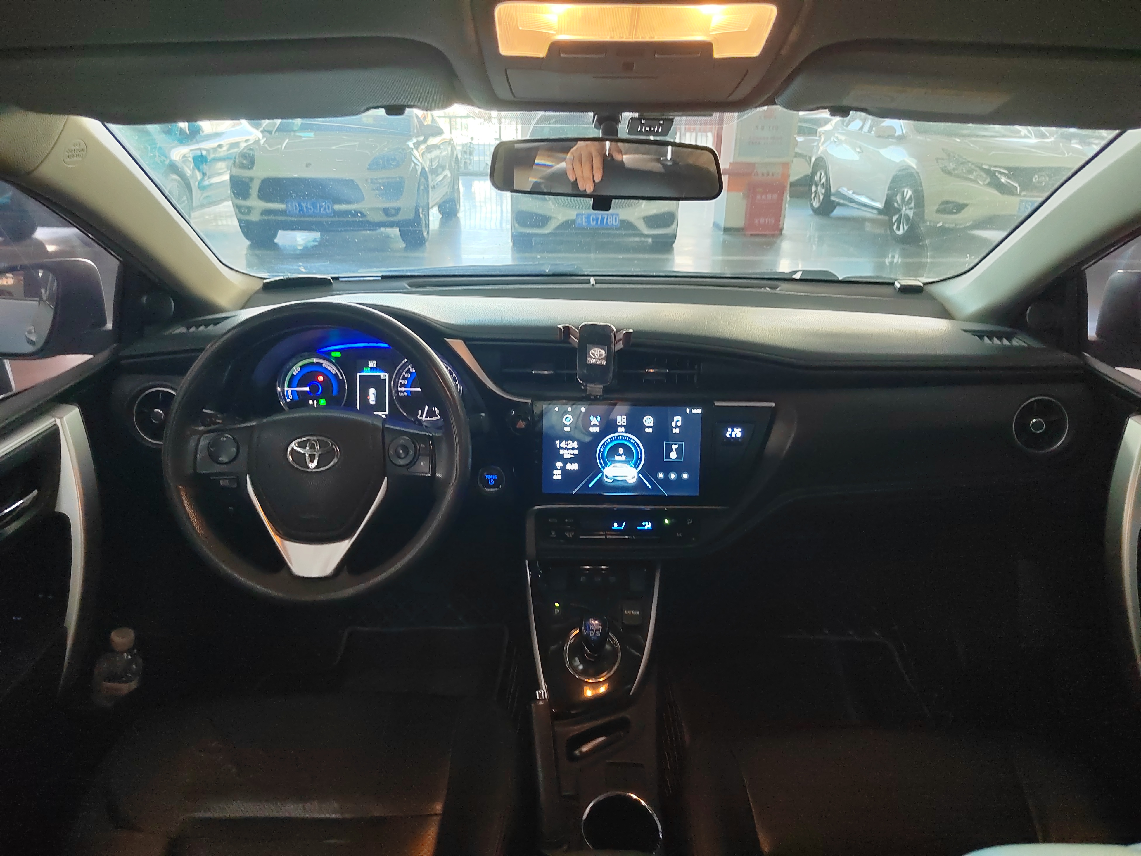 Corolla 2017 car image #8