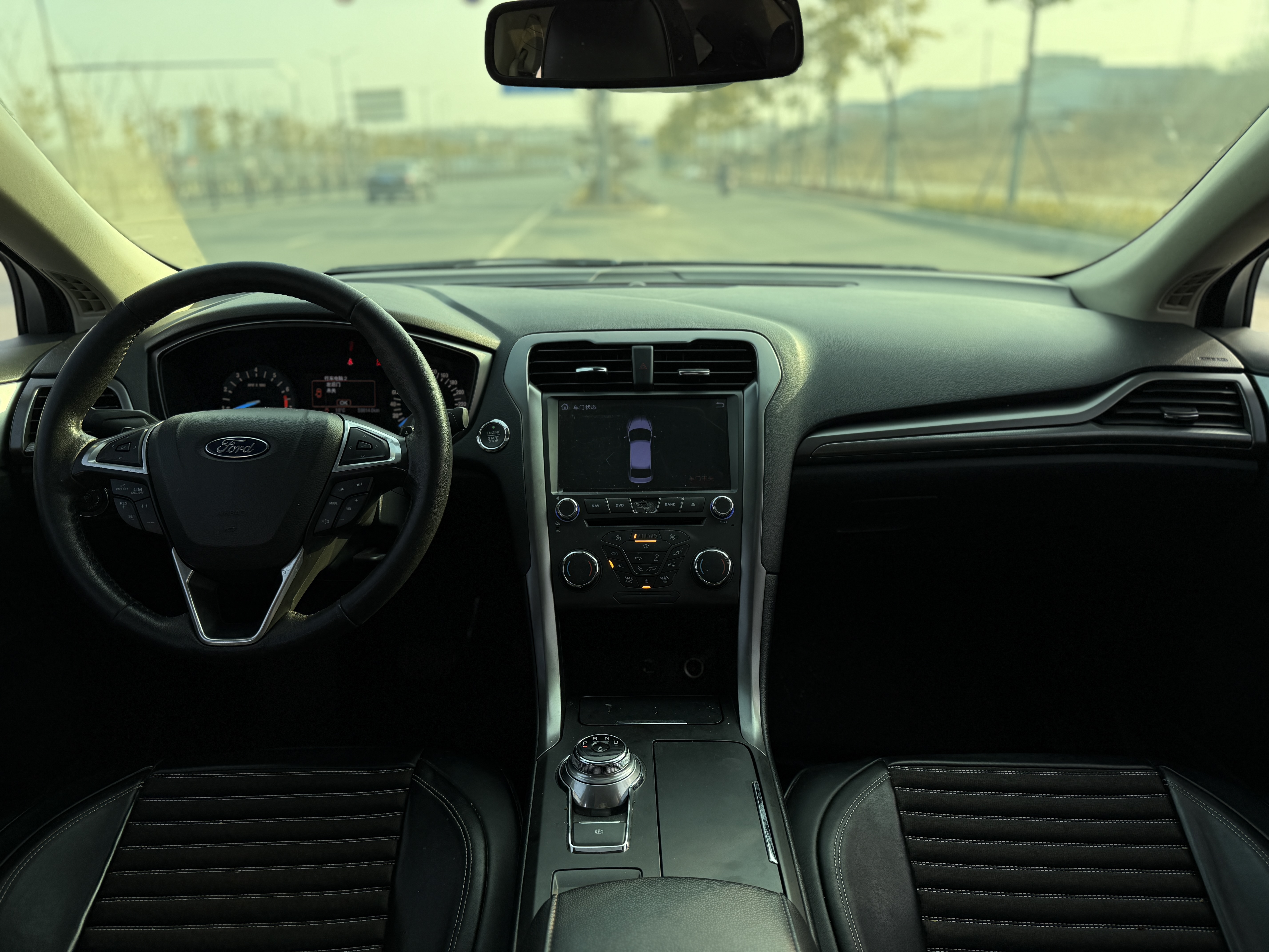 Ford Mondeo 2017 car image #8