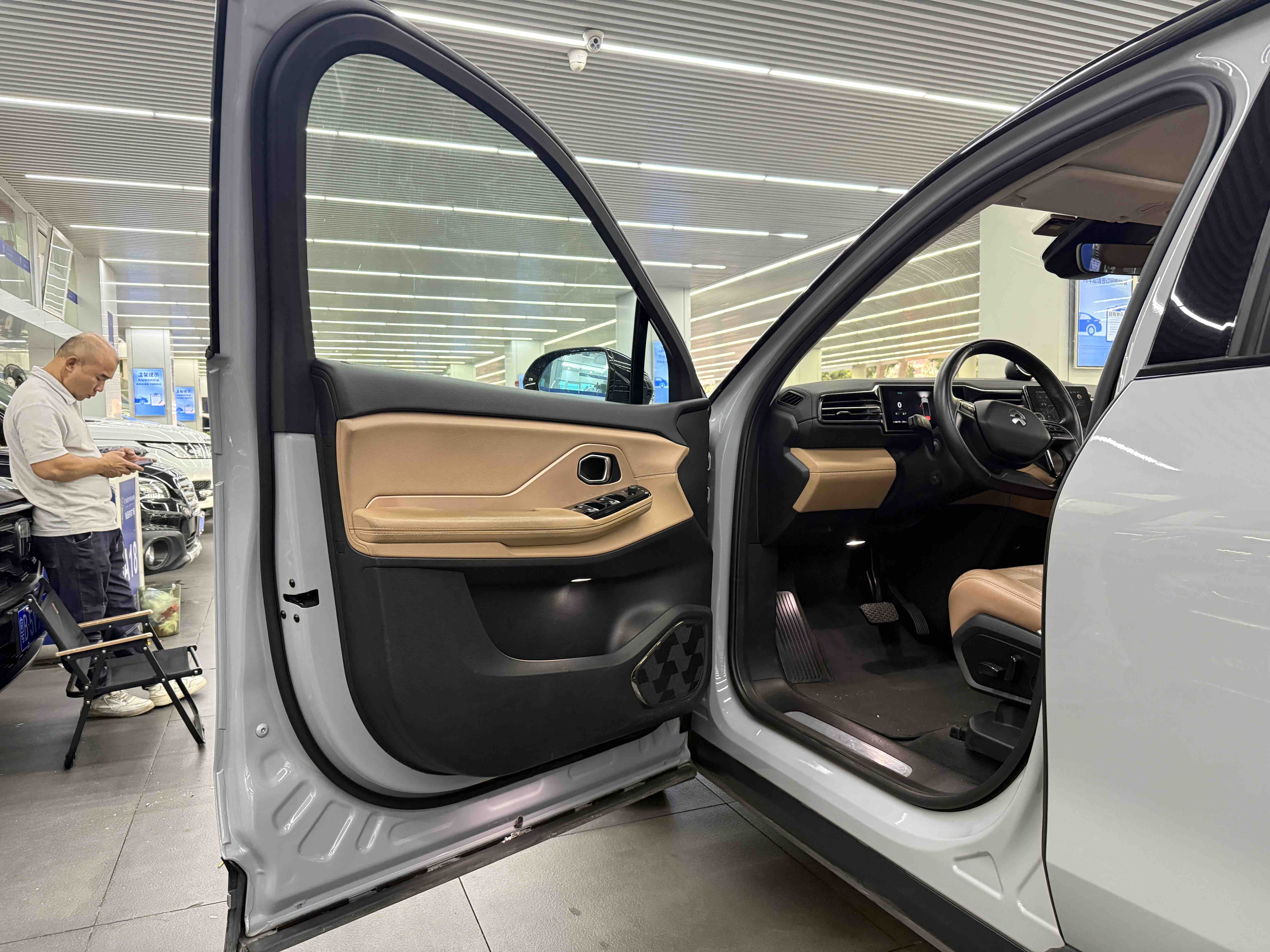 蔚来 蔚来ES8 2019 汽车图片 #8