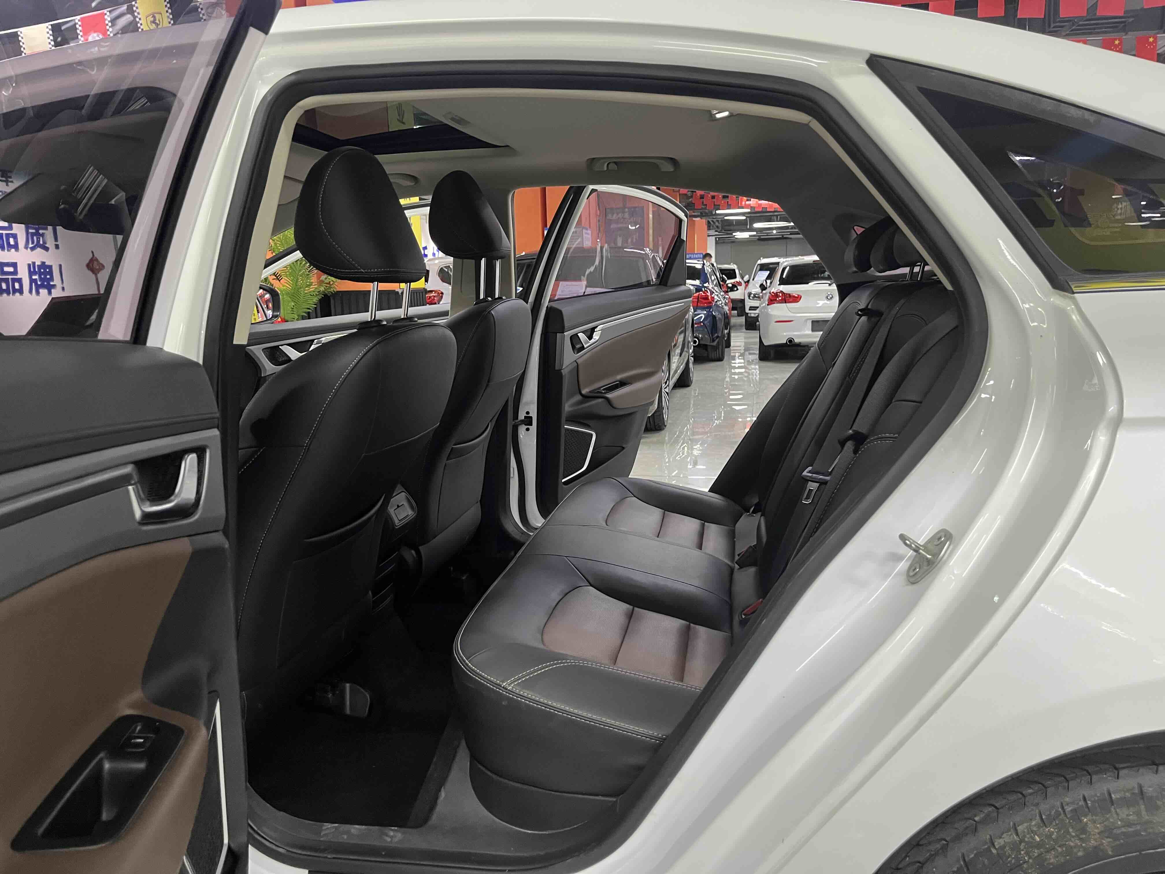 Emgrand GL 2018 #8 Emgrand GL 2018 car image #8