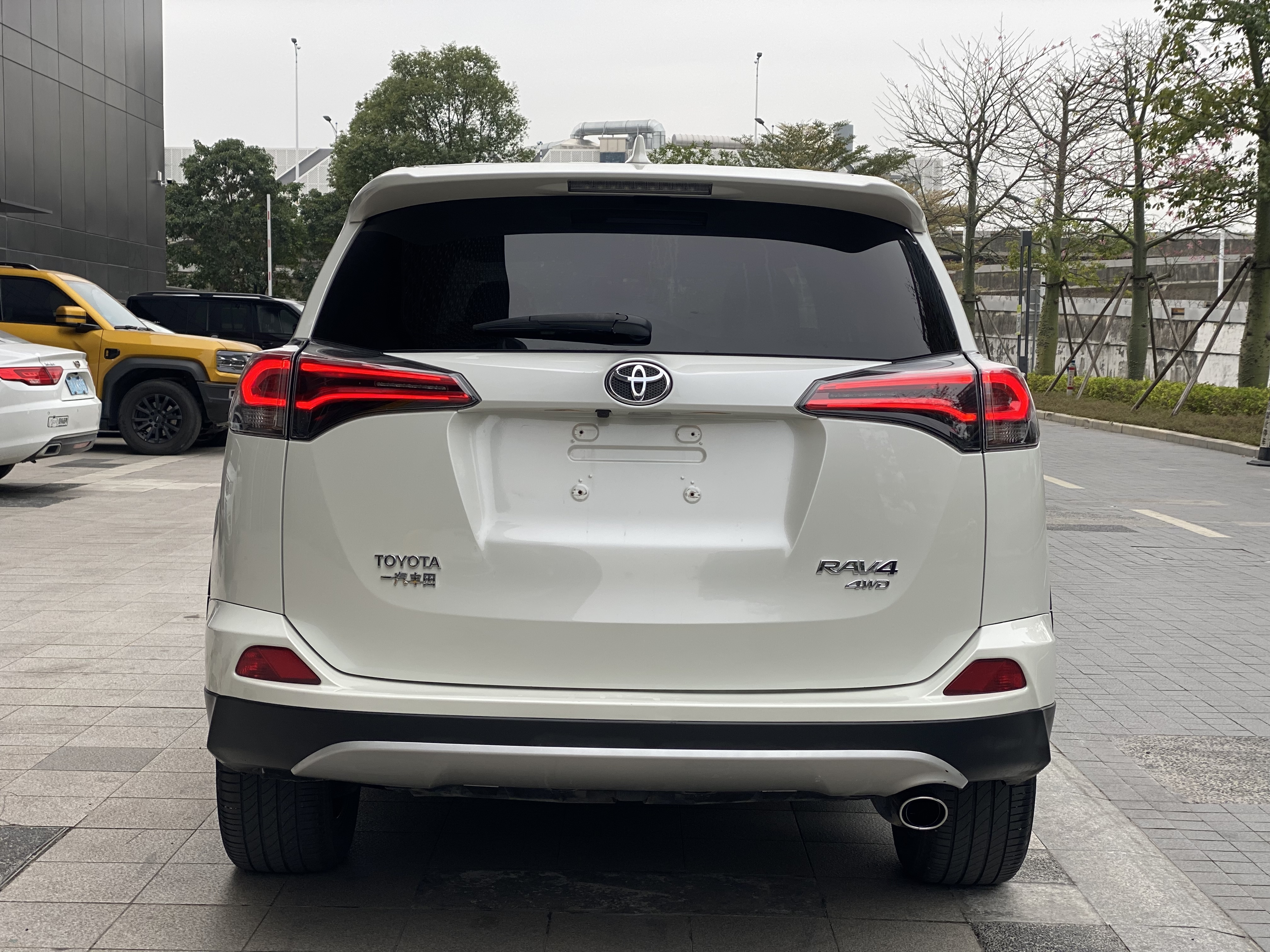 Toyota RAV4 2017 #8 Toyota RAV4 2017 car image #8