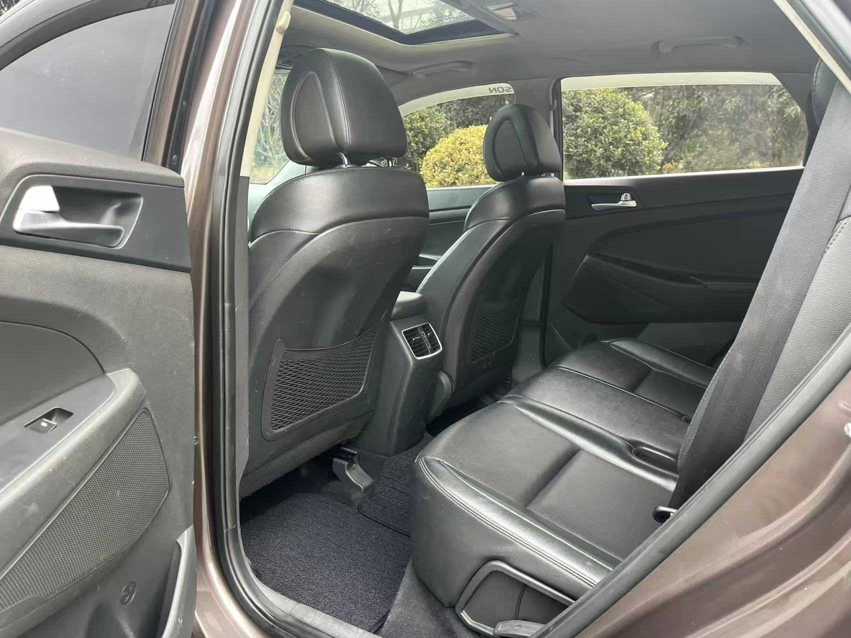 Hyundai Tucson 2017 immagine di auto #8