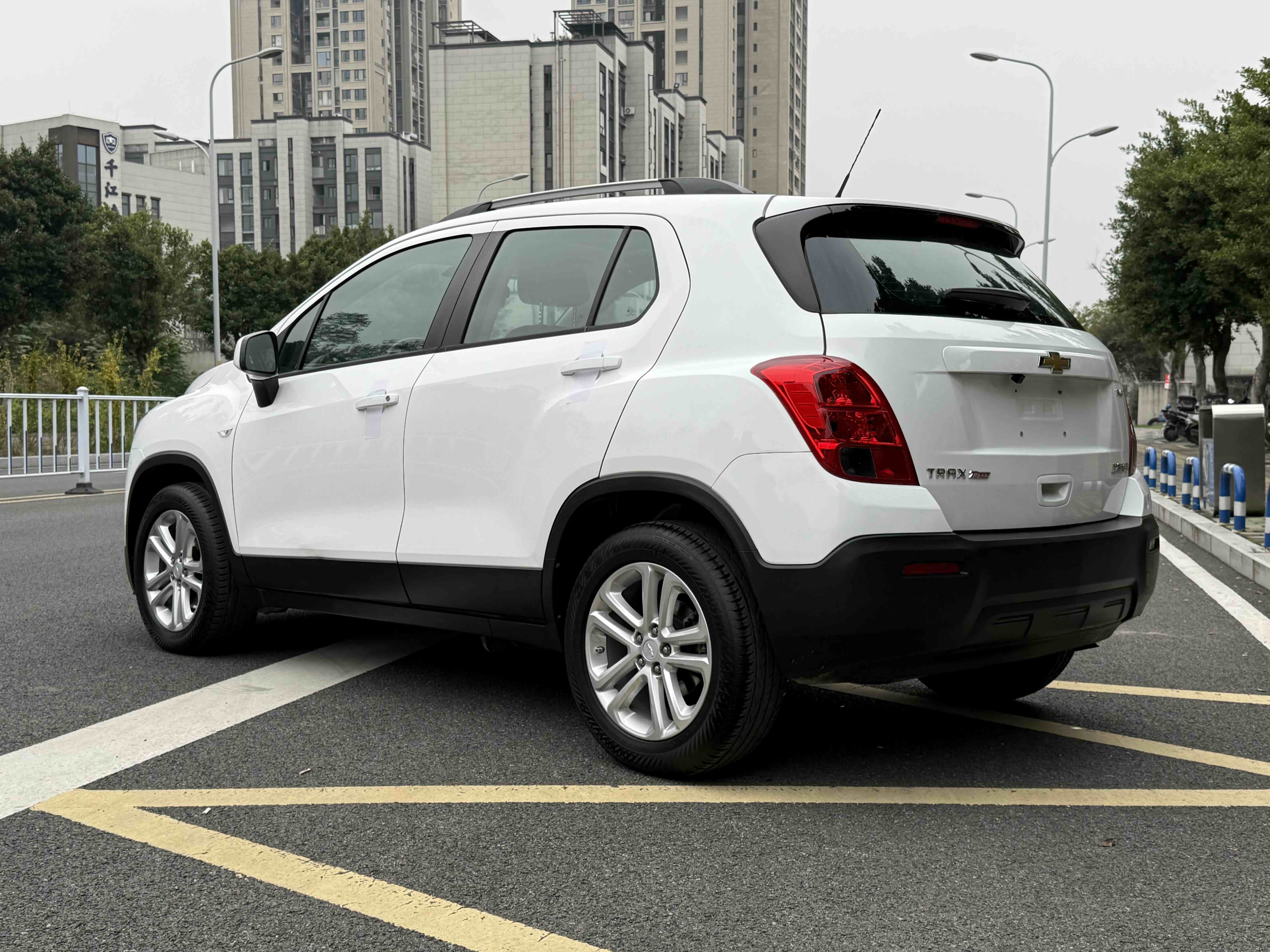 Chevrolet Tracker 2015 #8 Chevrolet Tracker 2015 car image #8