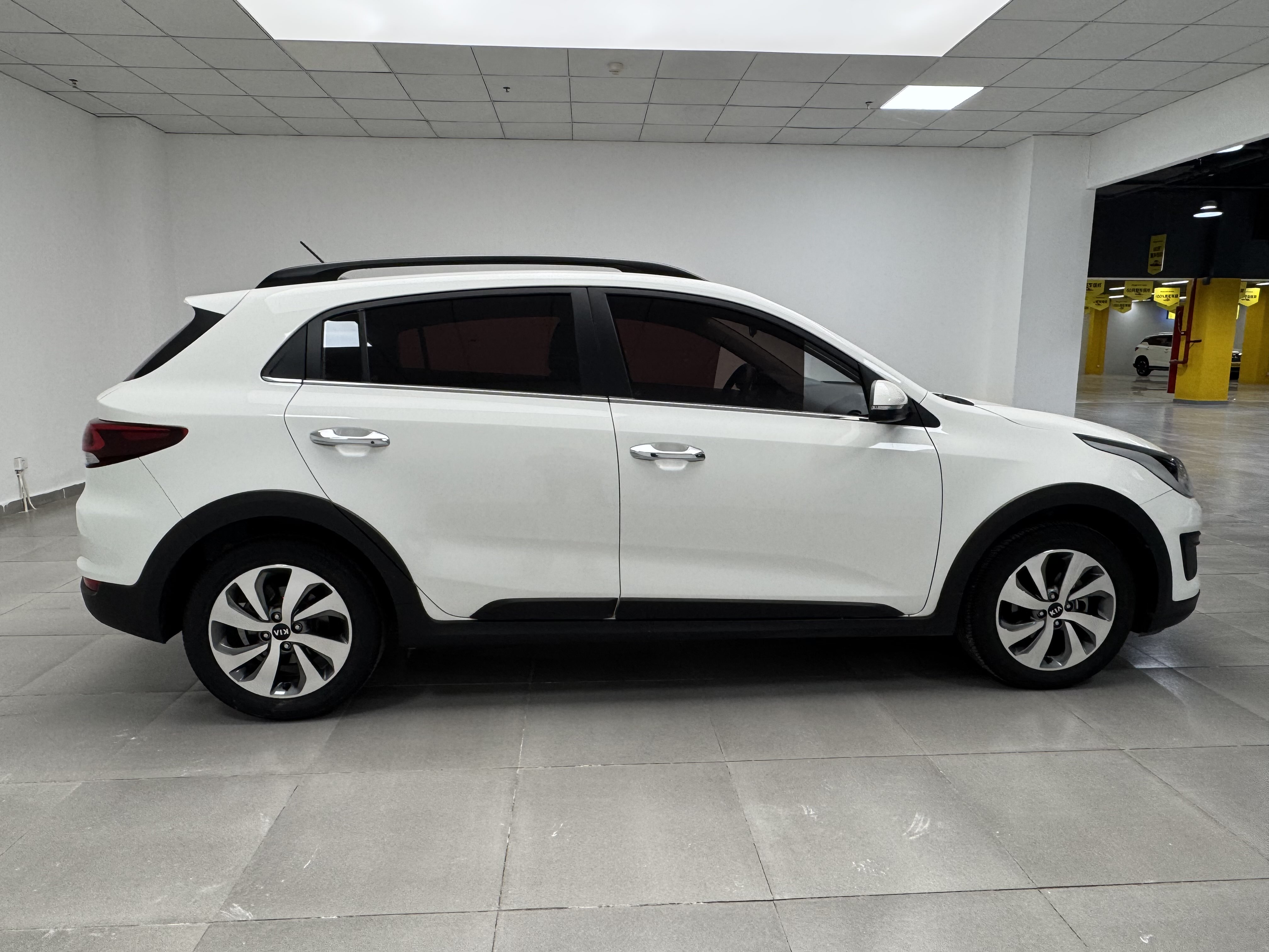 Kia Rio Cross 2018 صورة سيارة #8