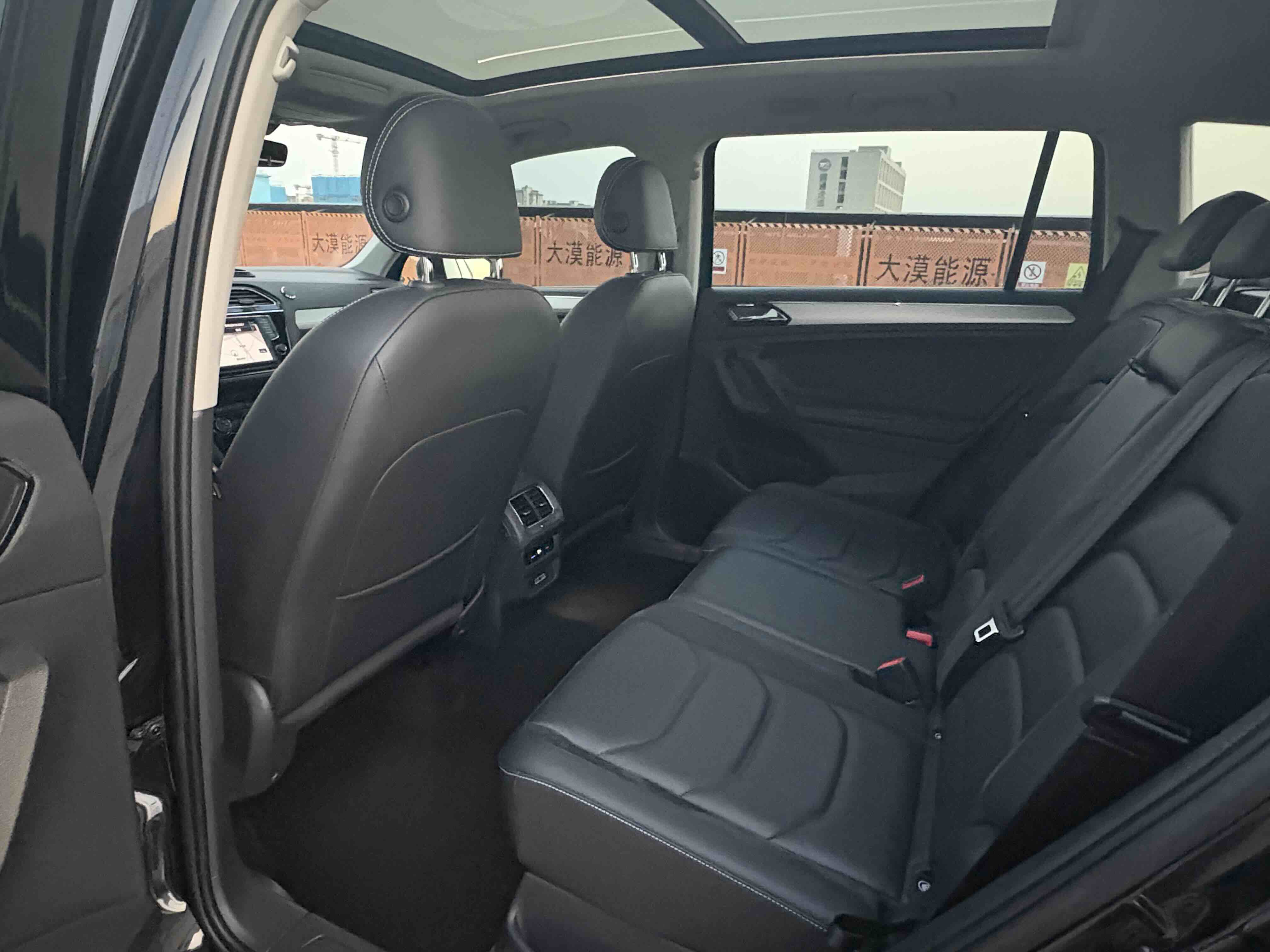 Volkswagen Tiguan L 2018 #8 Volkswagen Tiguan L 2018 car image #8