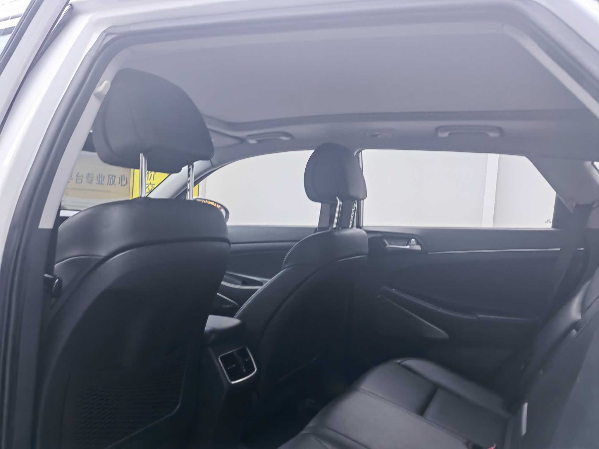 Hyundai Tucson 2018 immagine di auto #8