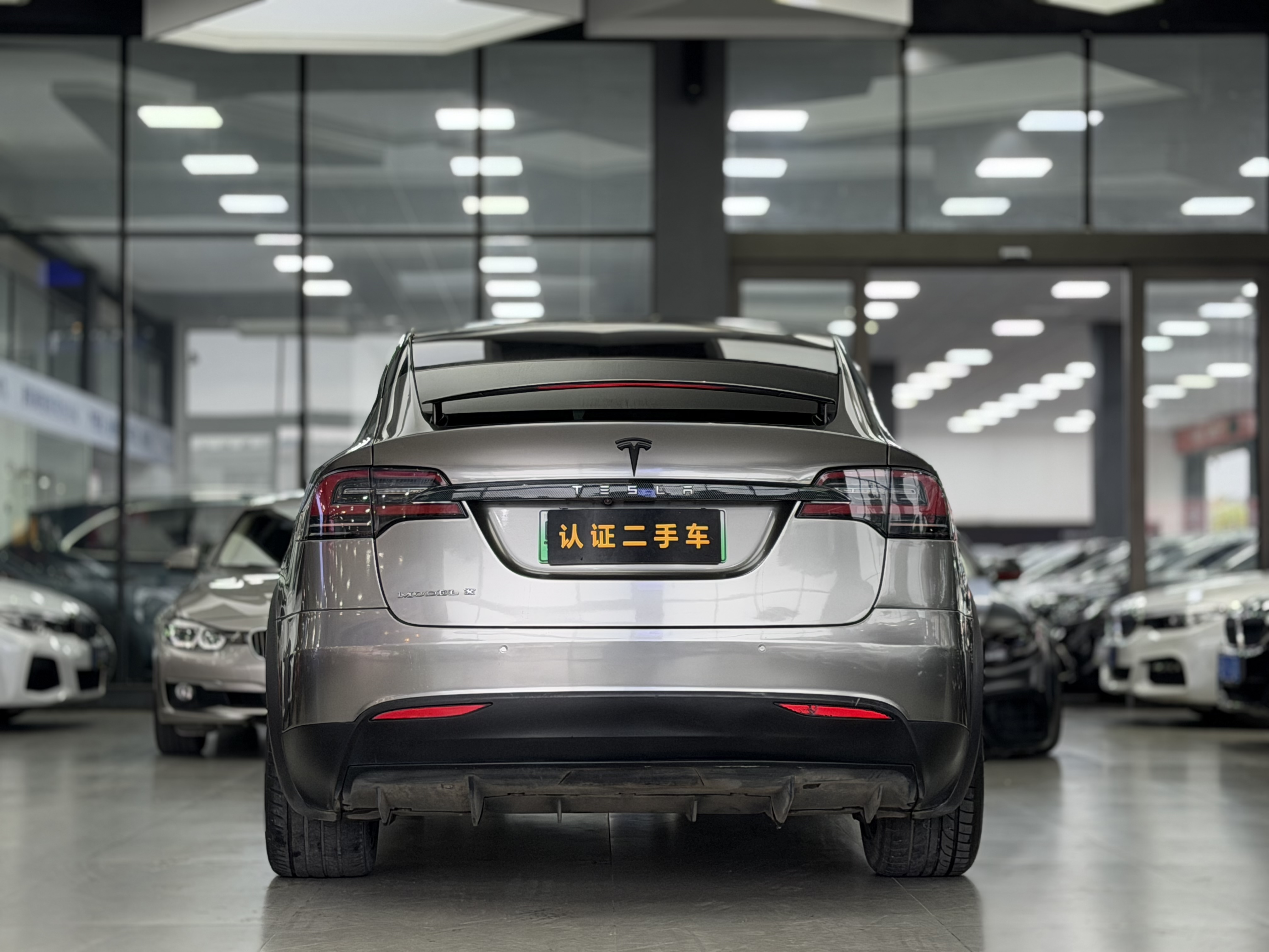 Tesla Model X 2019 #8 Tesla Model X 2019 car image #8