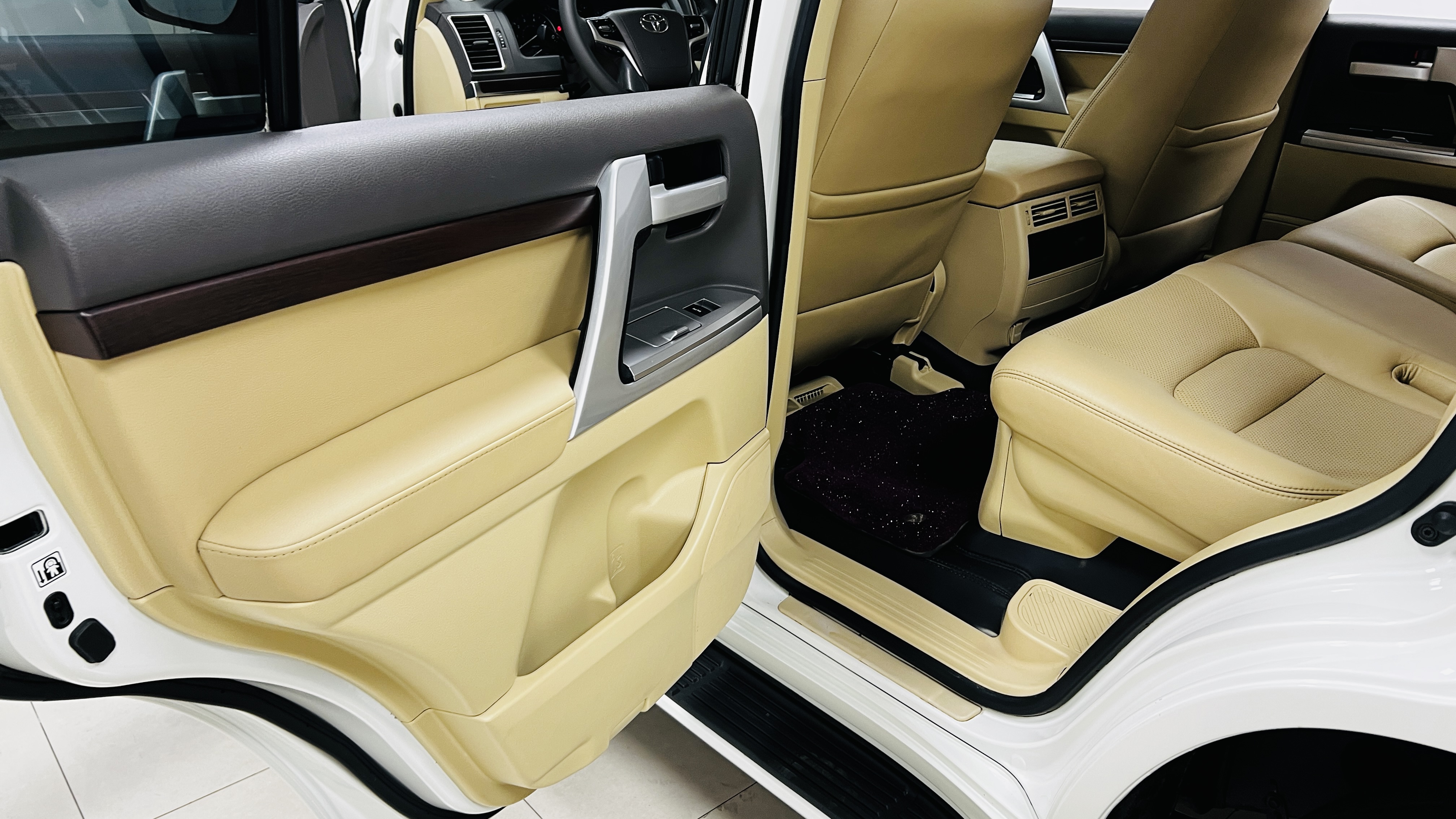 Toyota 2016 #8 Toyota 2016 car image #8