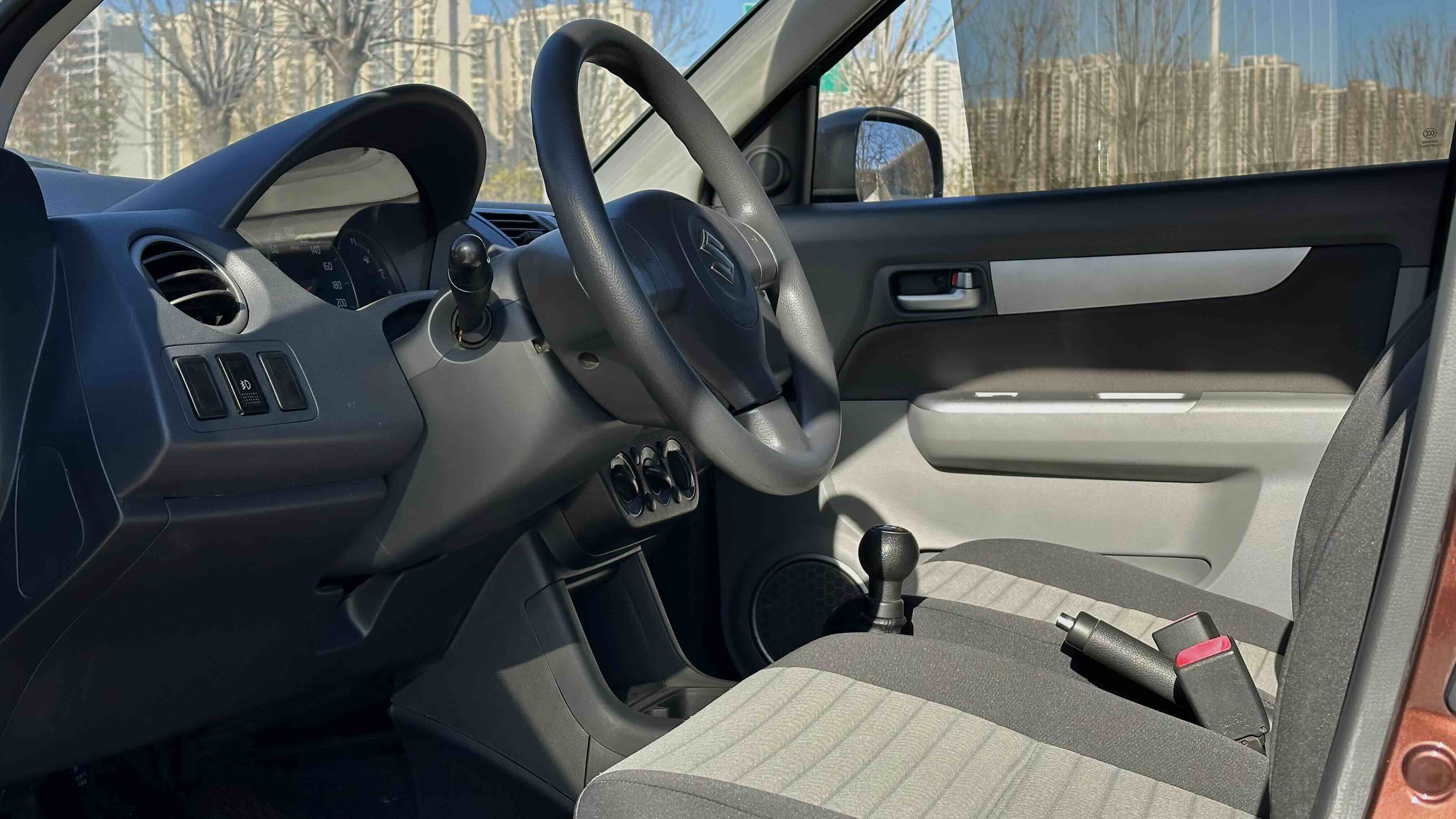 Suzuki Swift 2018 #8 Suzuki Swift 2018 car image #8
