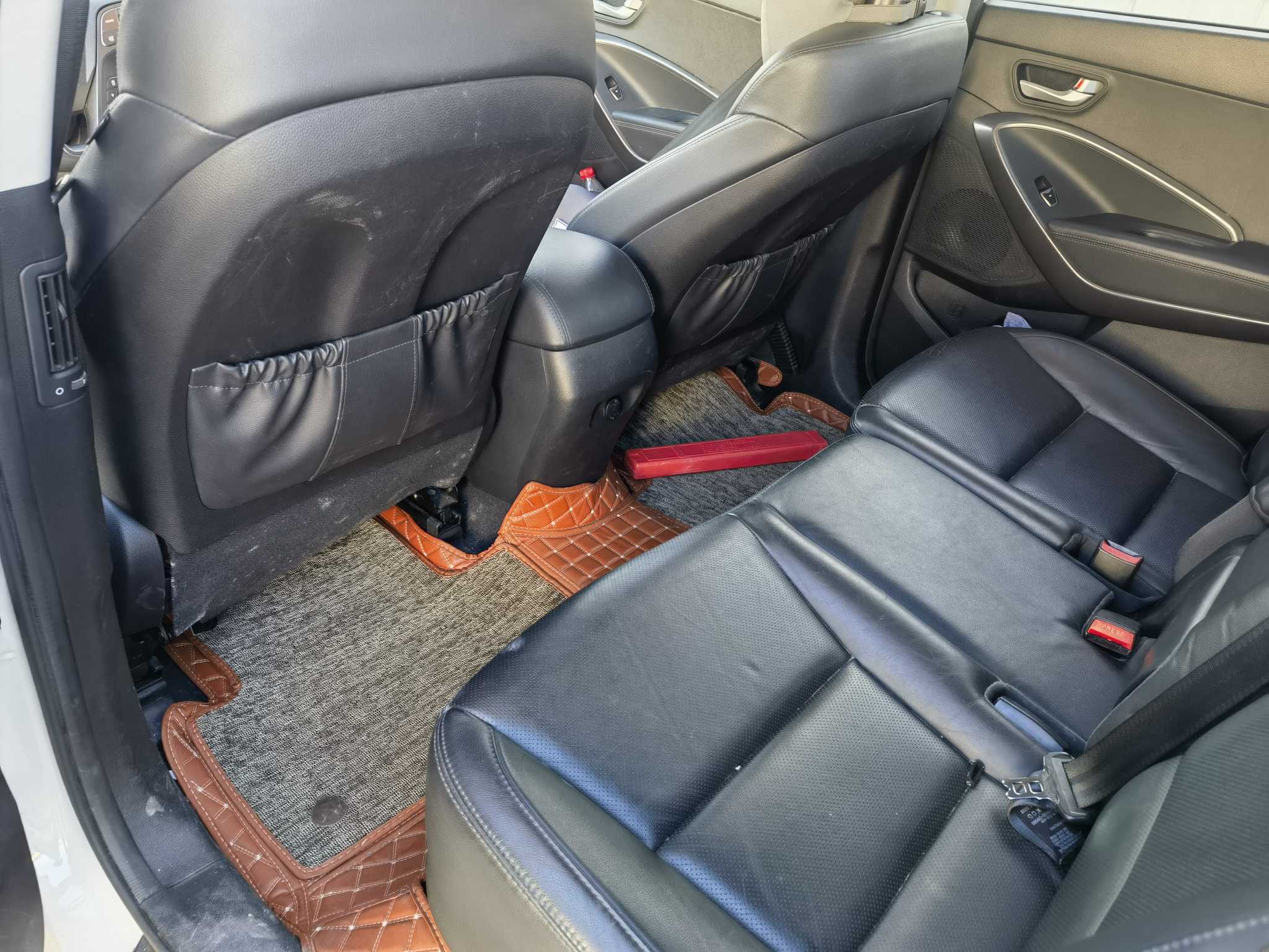 Hyundai Grand Santa Fe 2016 car image #8