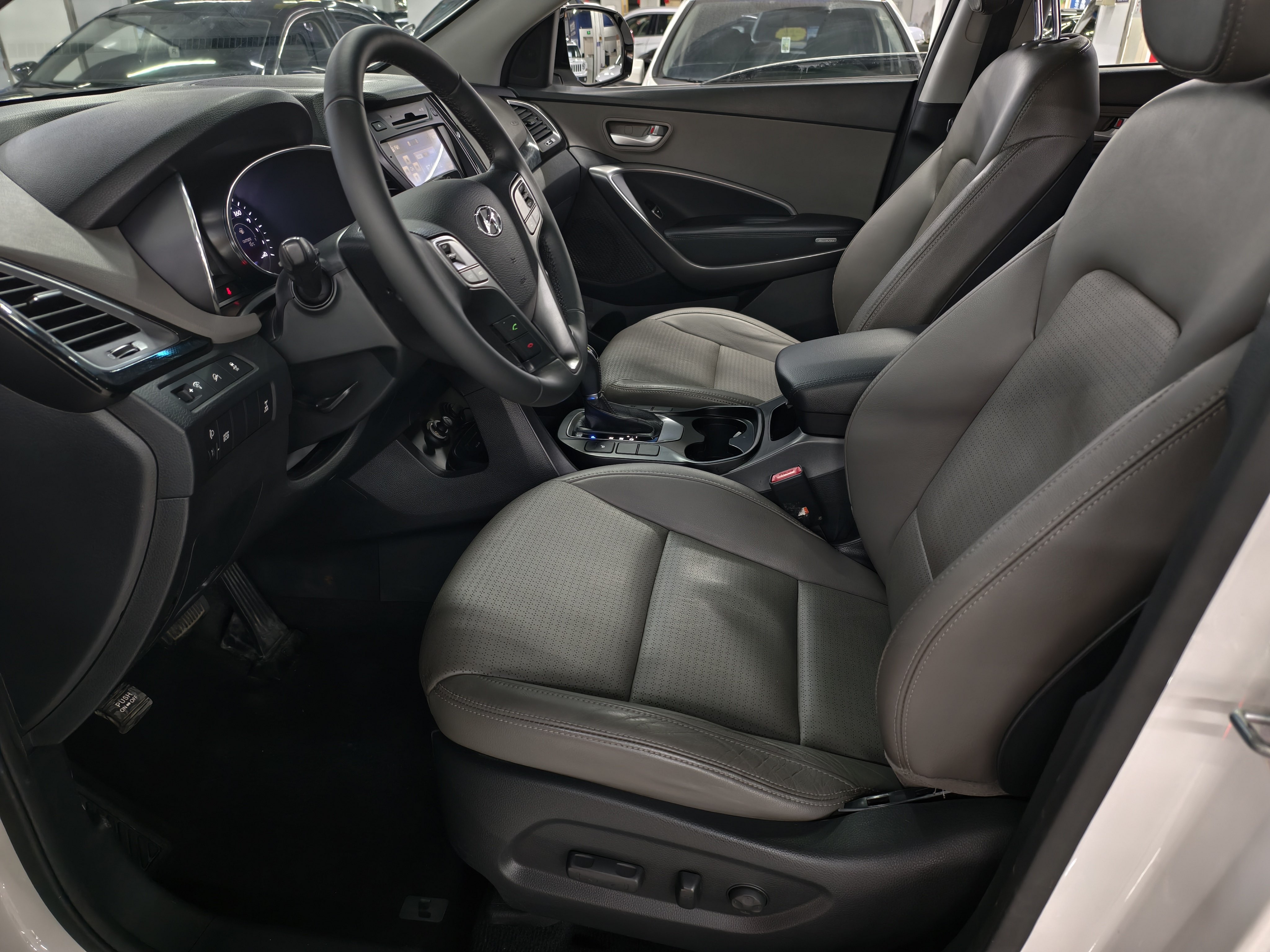 Hyundai Grand Santa Fe 2014 #8 Hyundai Grand Santa Fe 2014 car image #8