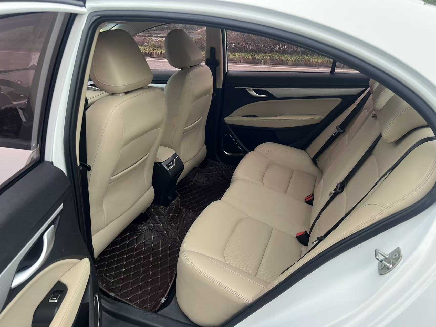 GEELY Emgrand 2018 car image #8
