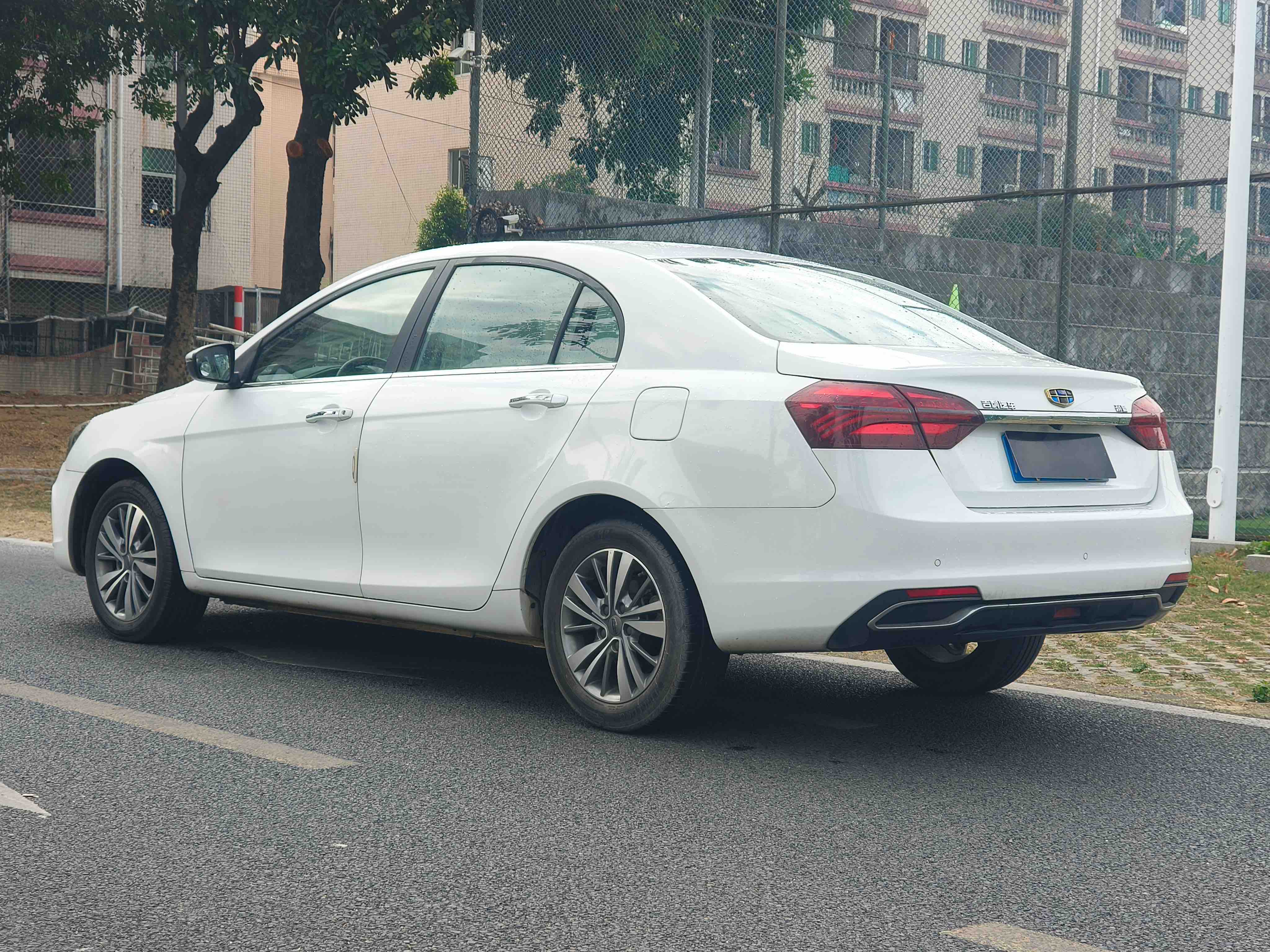 Emgrand 2018 #8 Emgrand 2018 car image #8