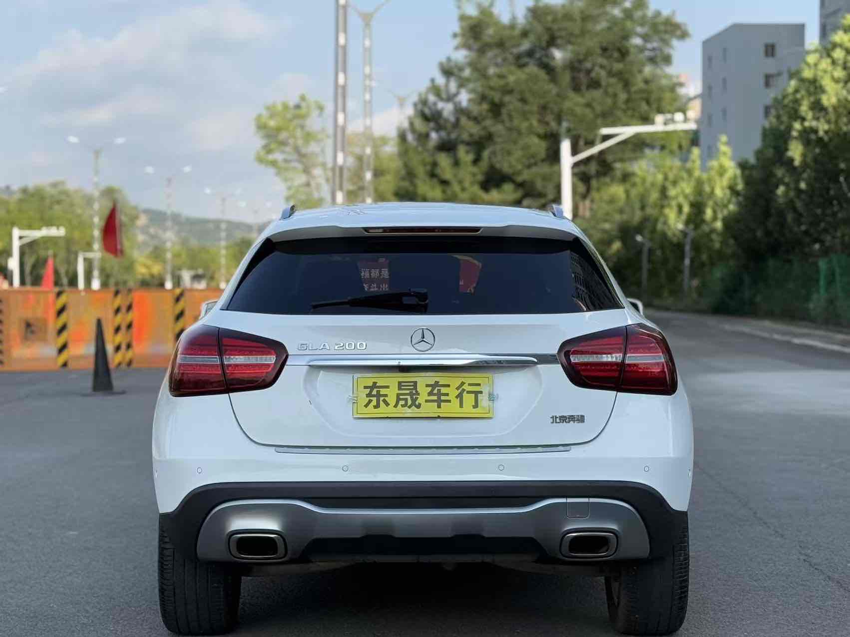 Mercedes-Benz GLA Class 2018 immagine di auto #8