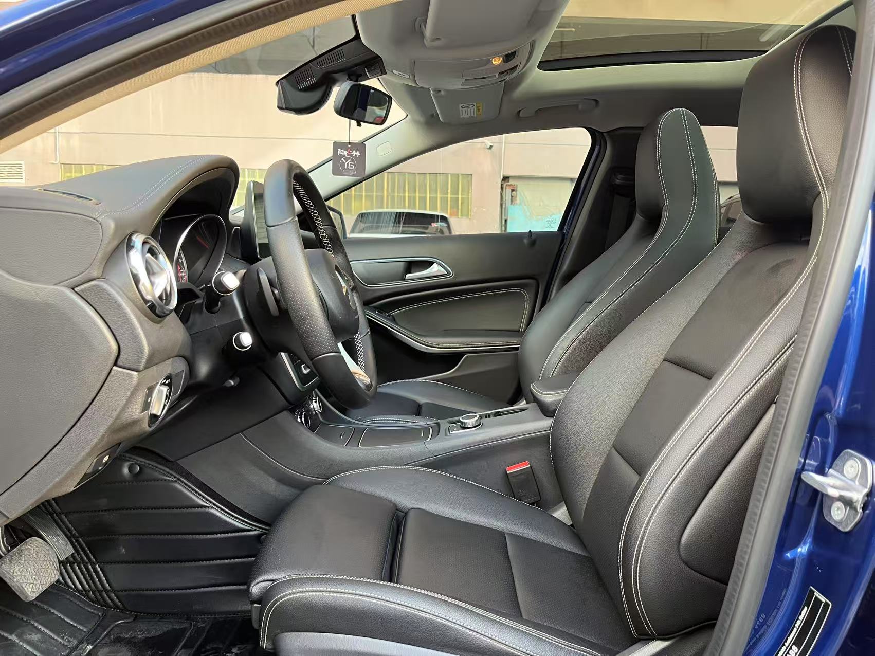 Mercedes-Benz GLA Class 2018 car image #8