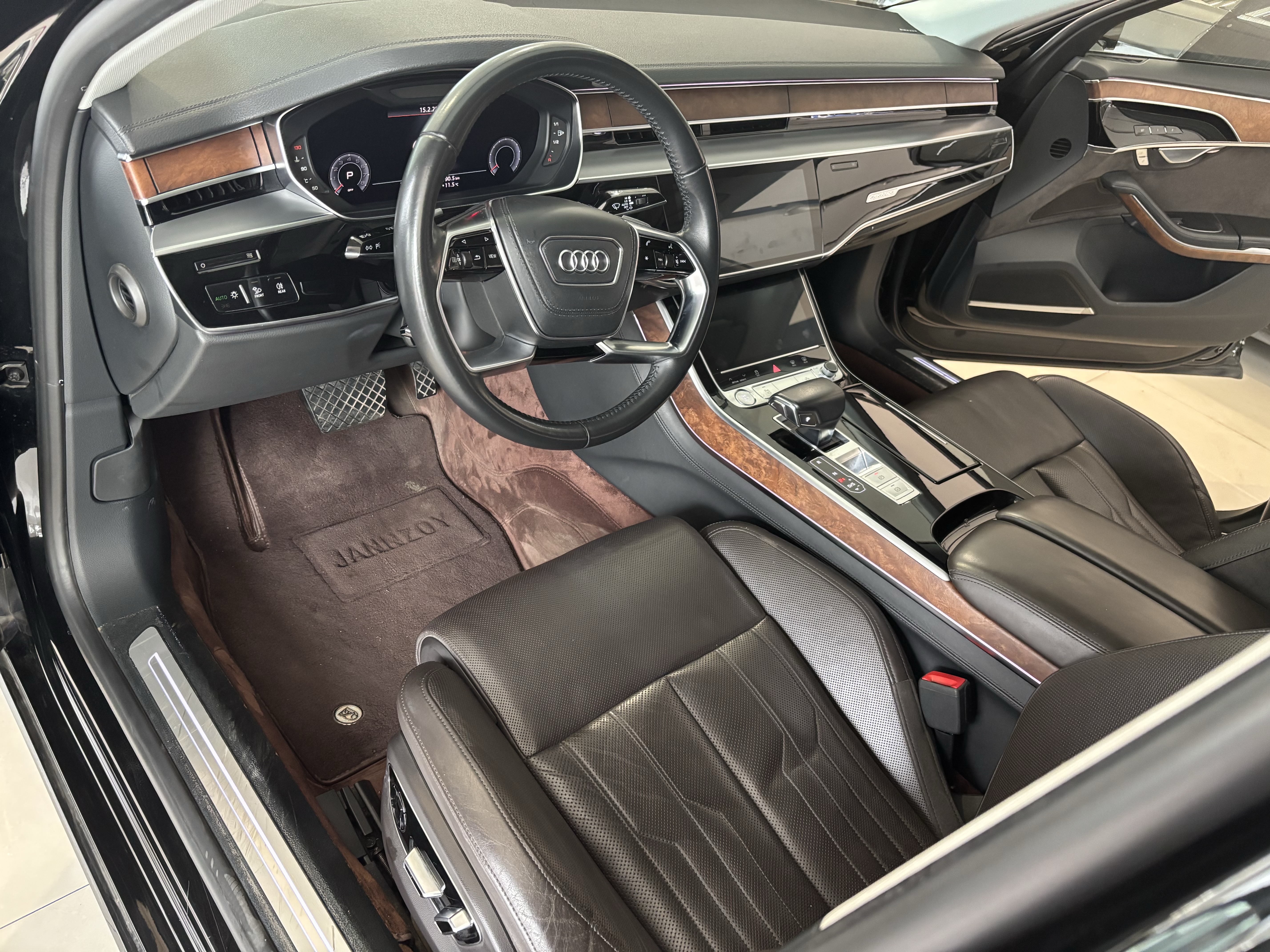 Audi A8 2019 car image #8