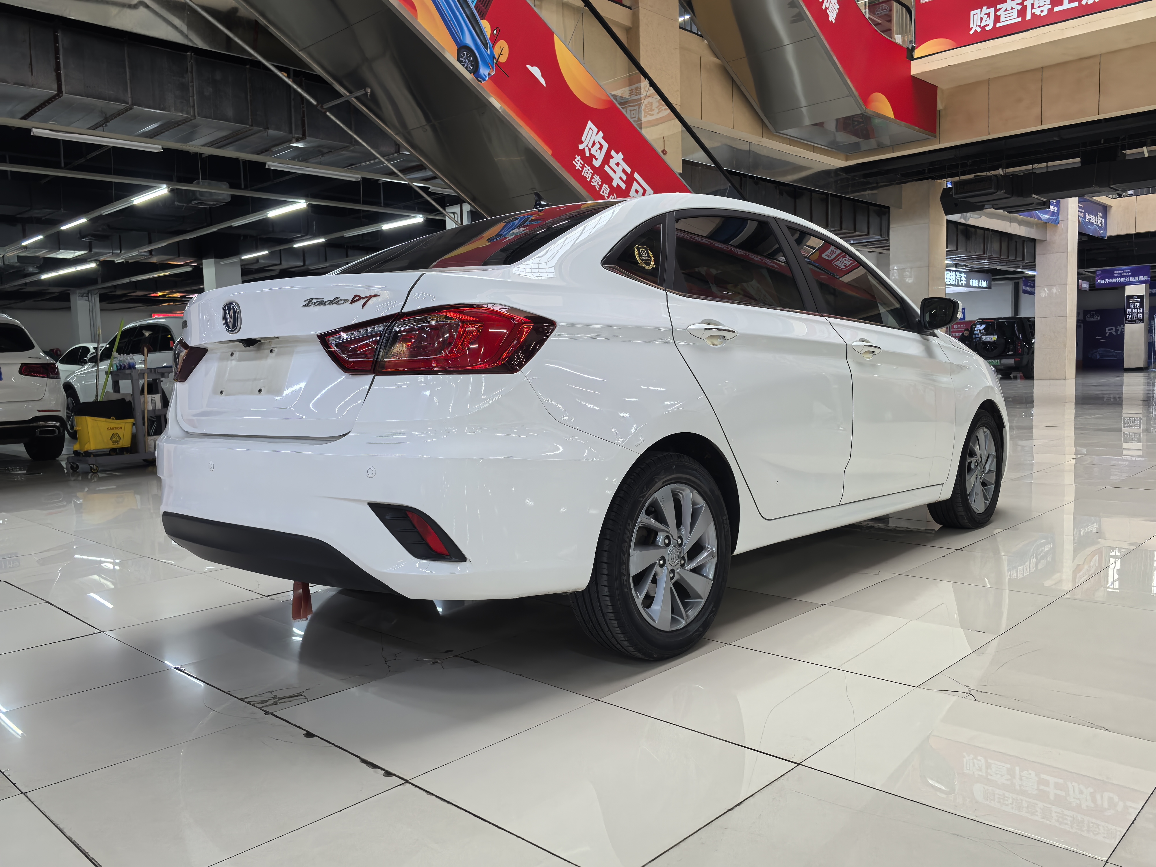 Changan Eado DT 2018 #8 Changan Eado DT 2018 car image #8
