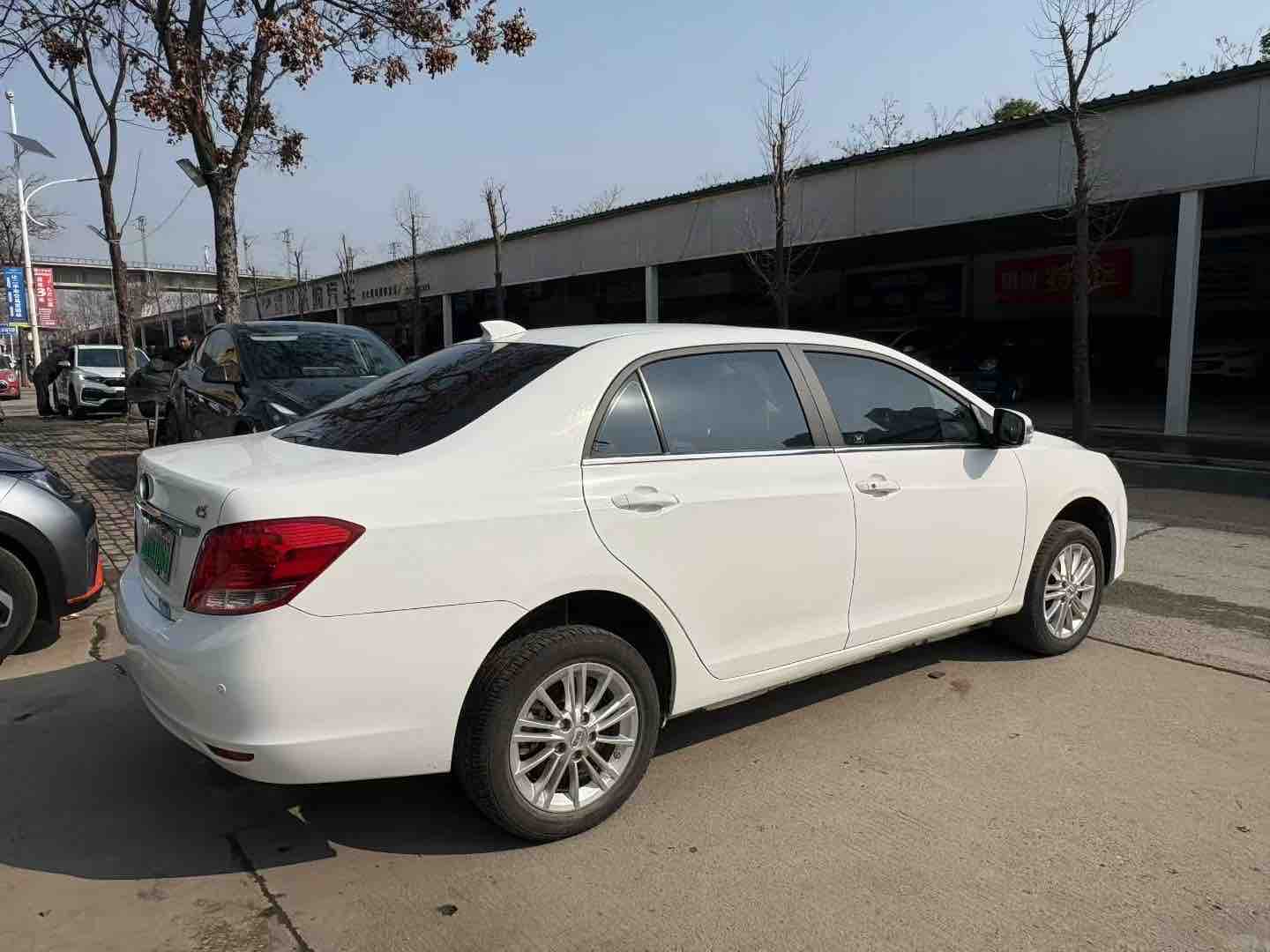 BYD e5 2018 car image #8