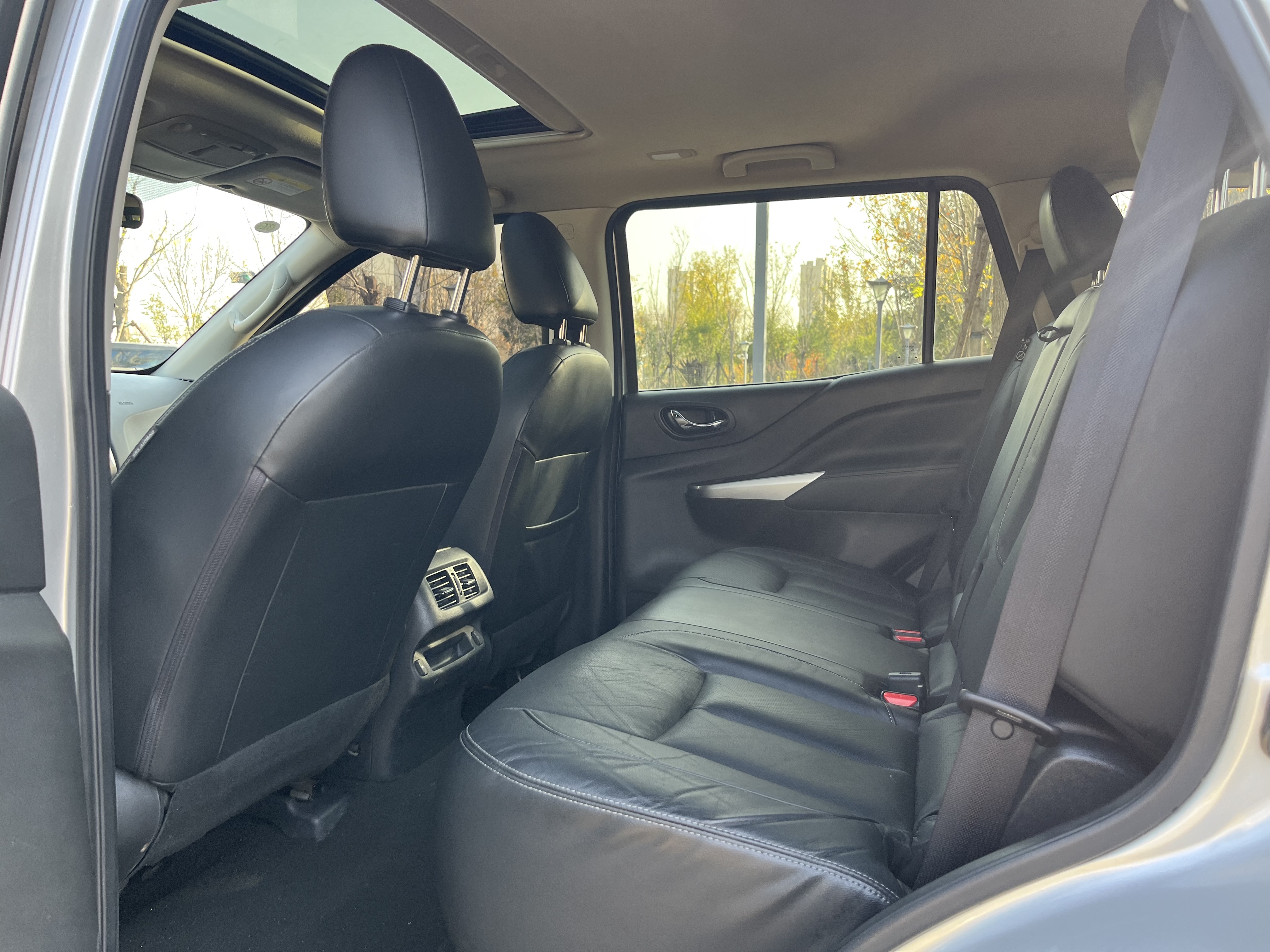 日产 途达 2019 汽车图片 #8