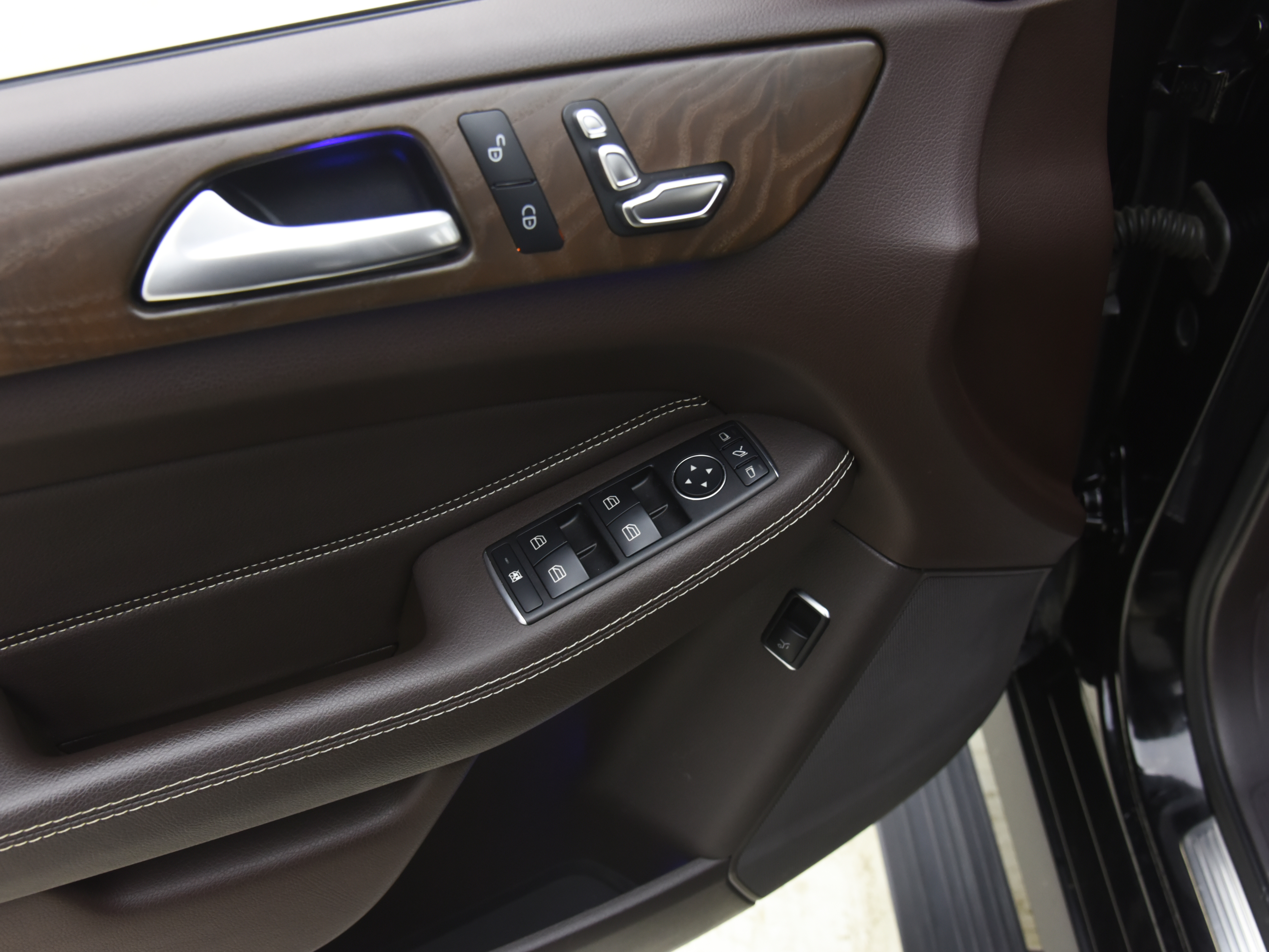 Mercedes-Benz GLE Class 2018 #8 Mercedes-Benz GLE Class 2018 car image #8