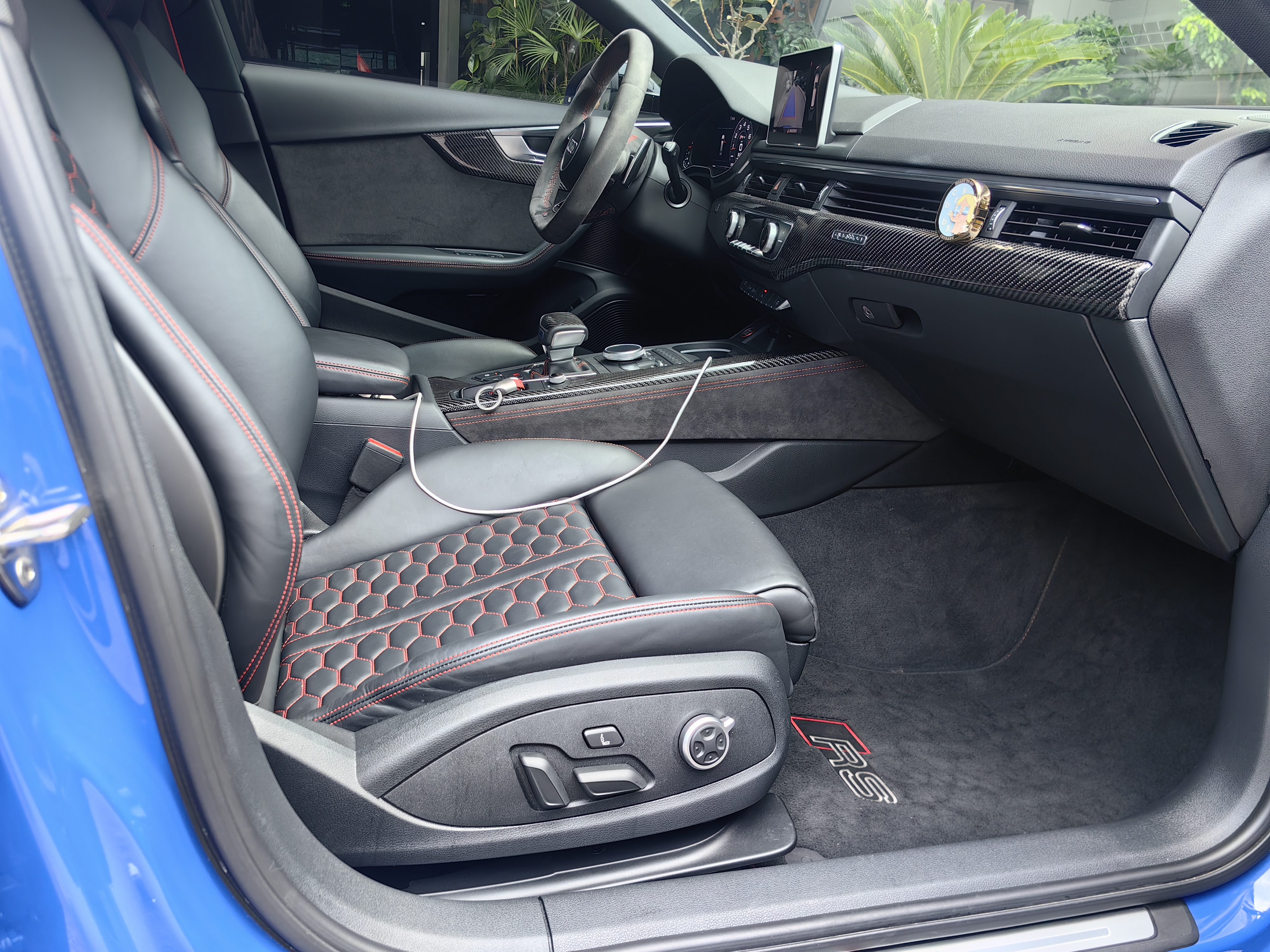 Audi RS 4 2019 car image #8