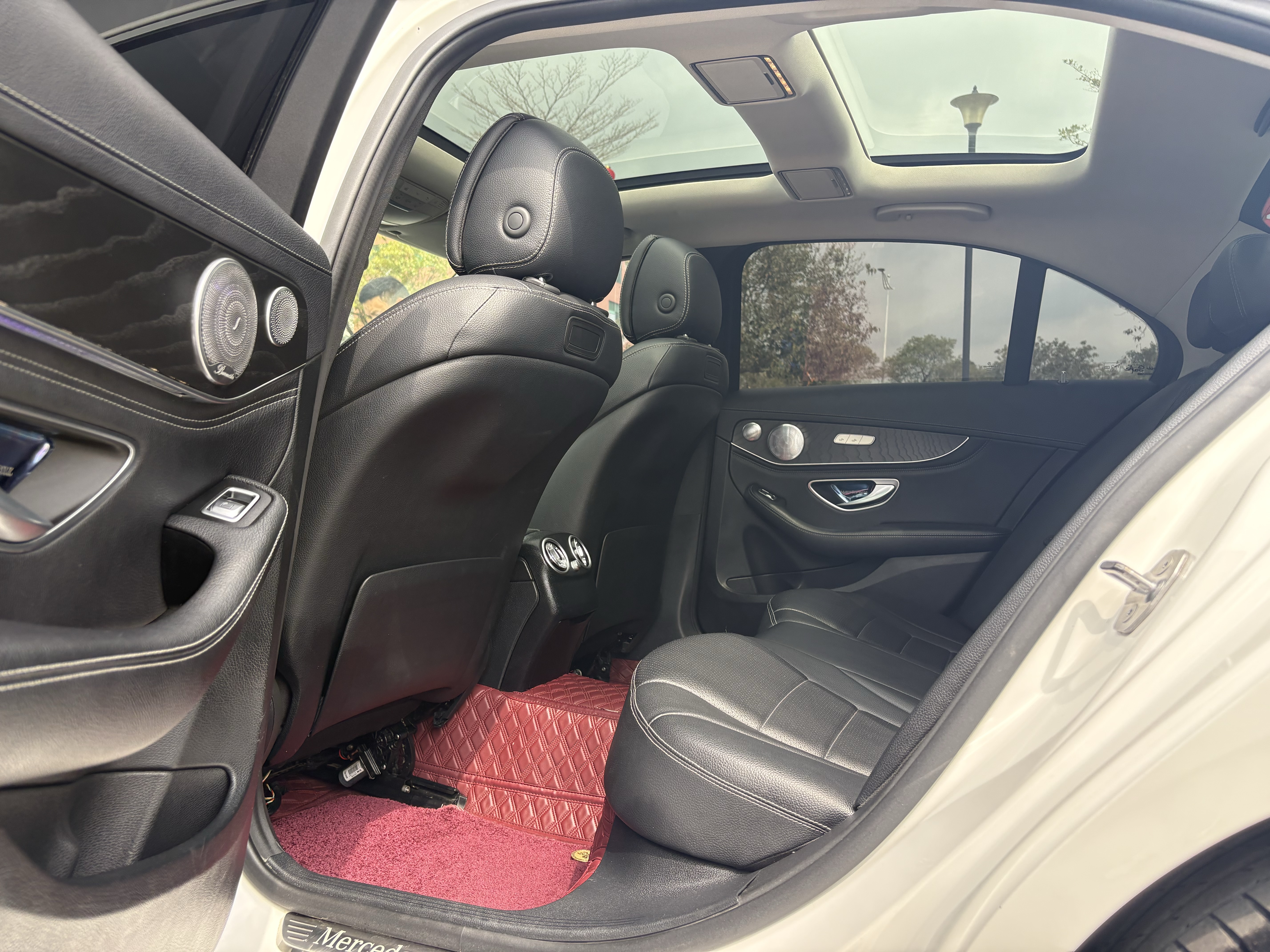 Mercedes-Benz C Class 2018 car image #8