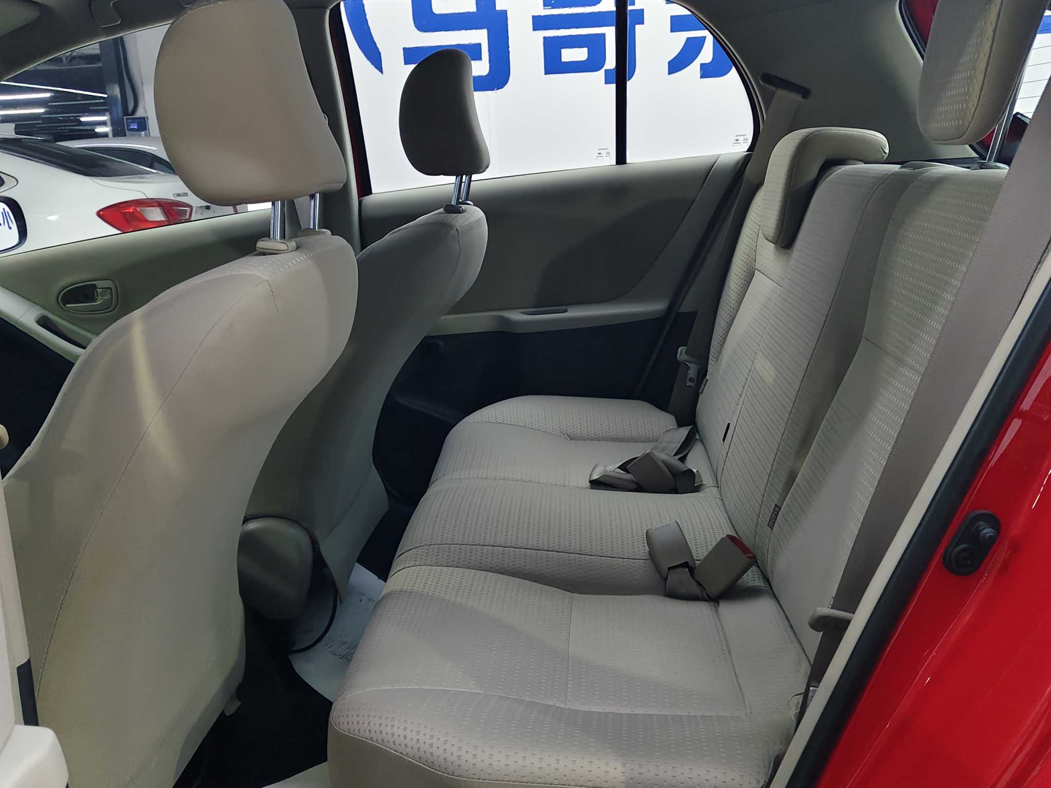 Toyota Yaris 2012 #8 Toyota Yaris 2012 car image #8