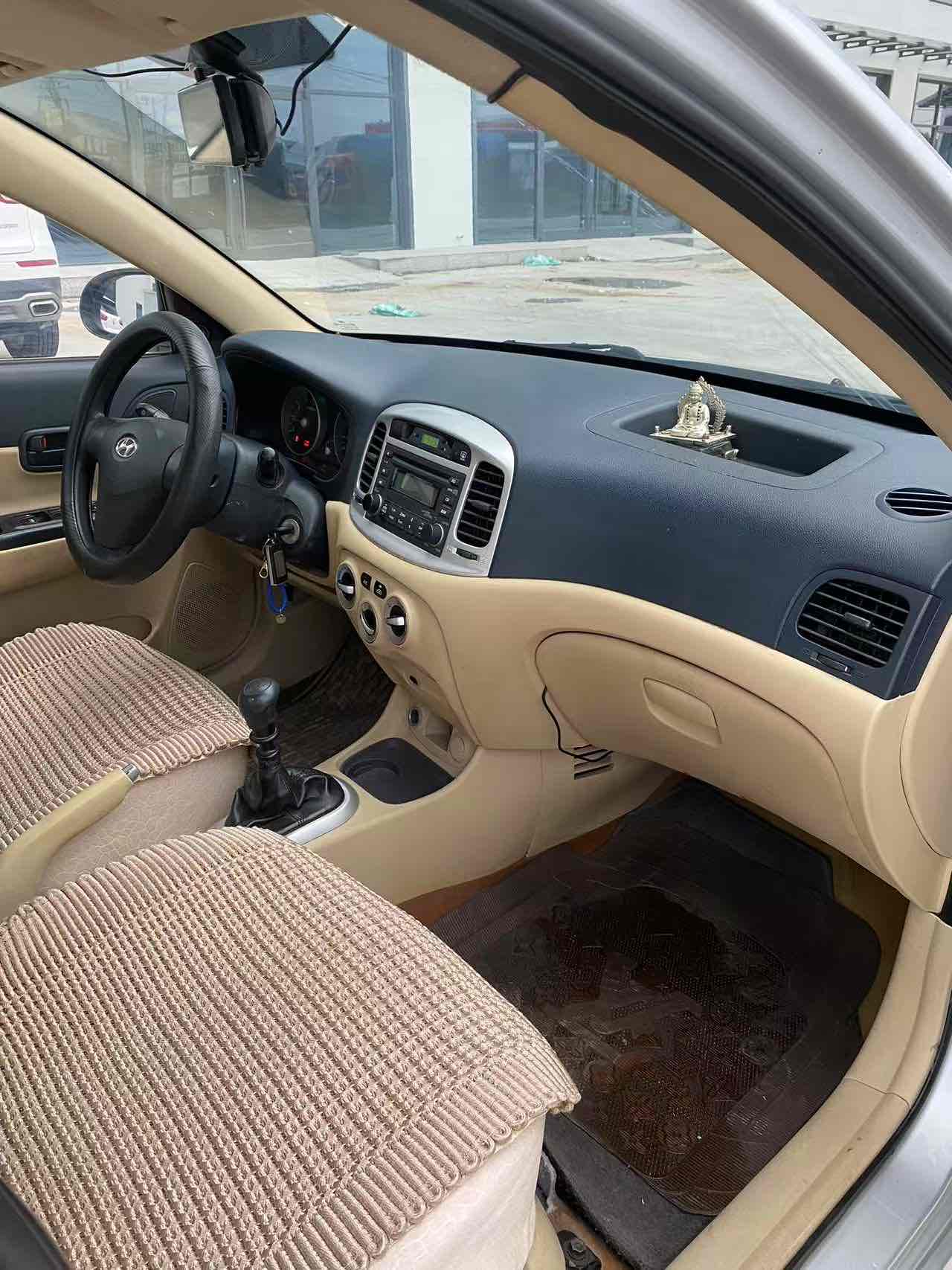 Hyundai Accent 2010 car image #8