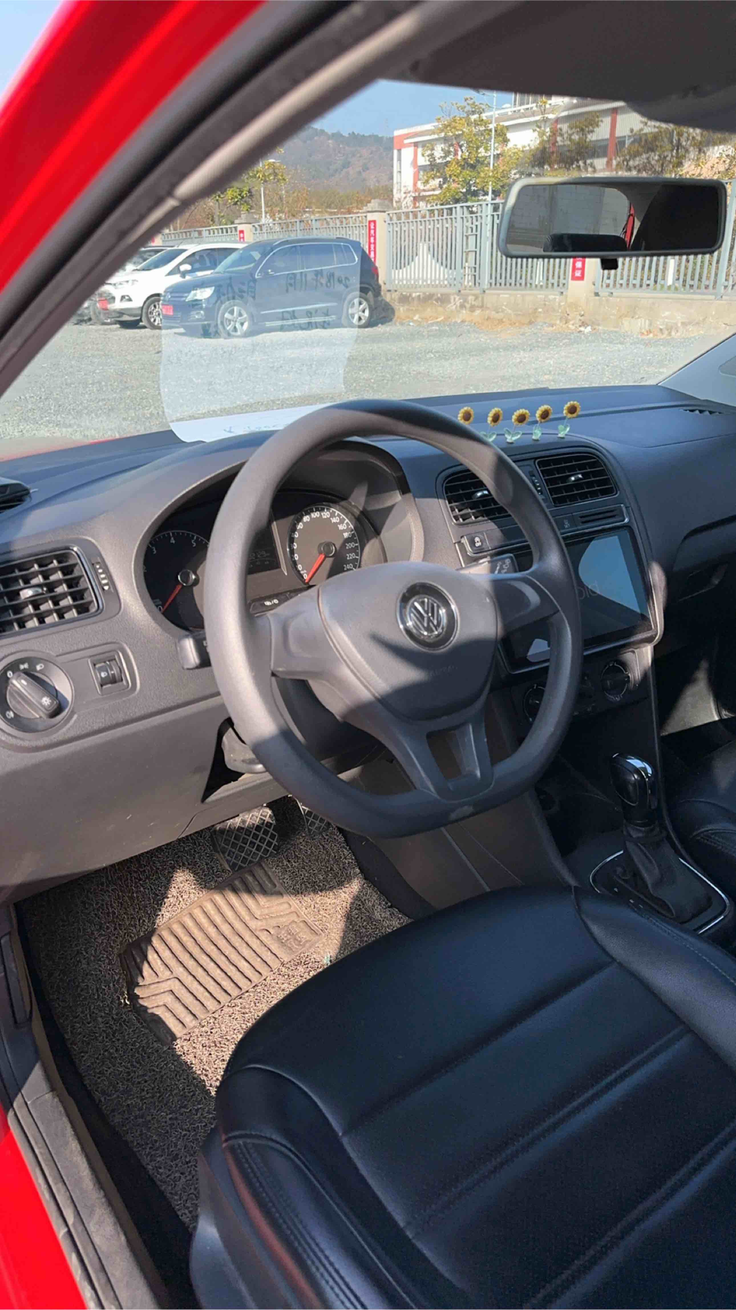 Polo 2018 car image #8