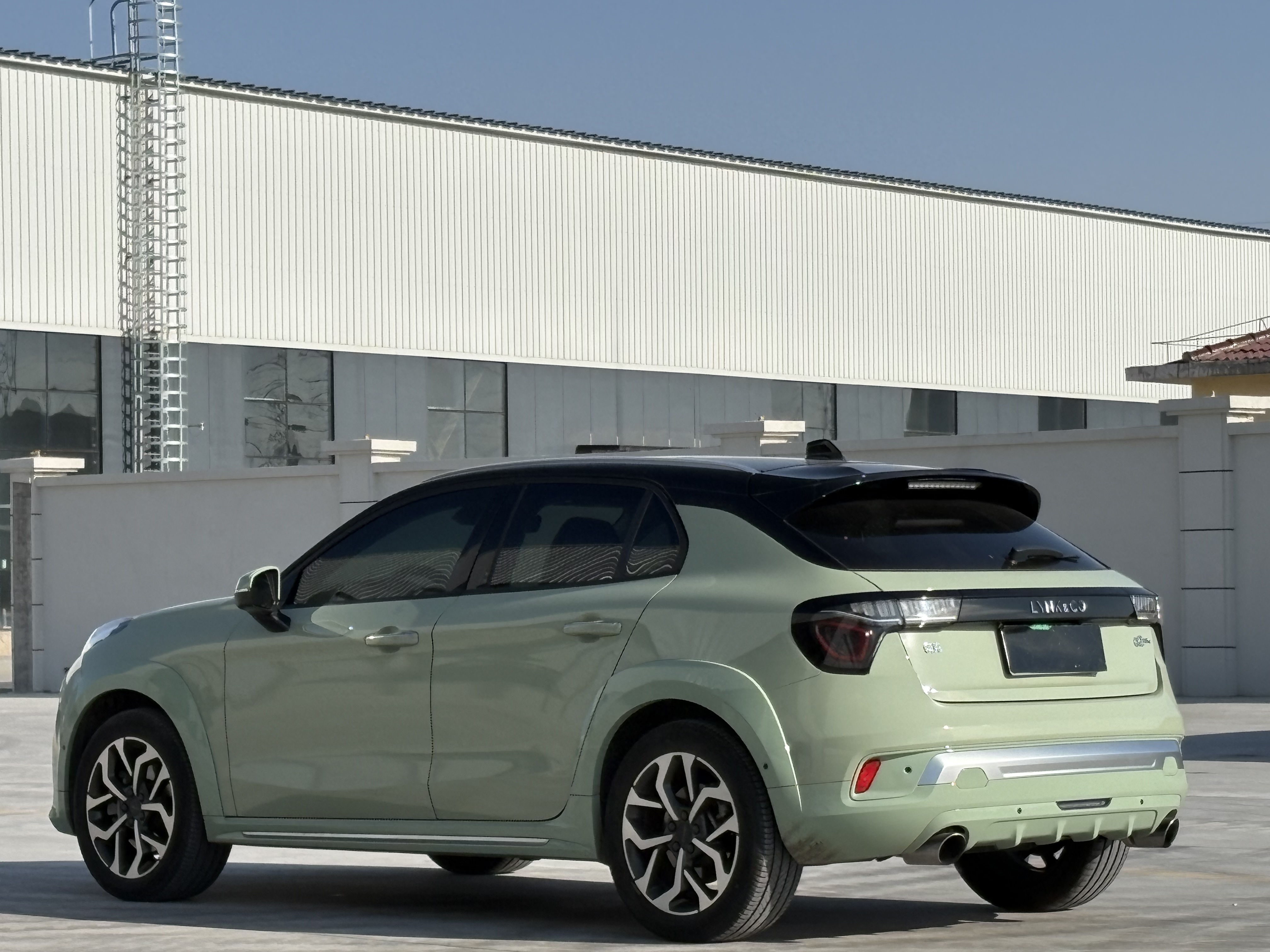 Lynk & Co 02 2019 #8 Lynk & Co 02 2019 car image #8