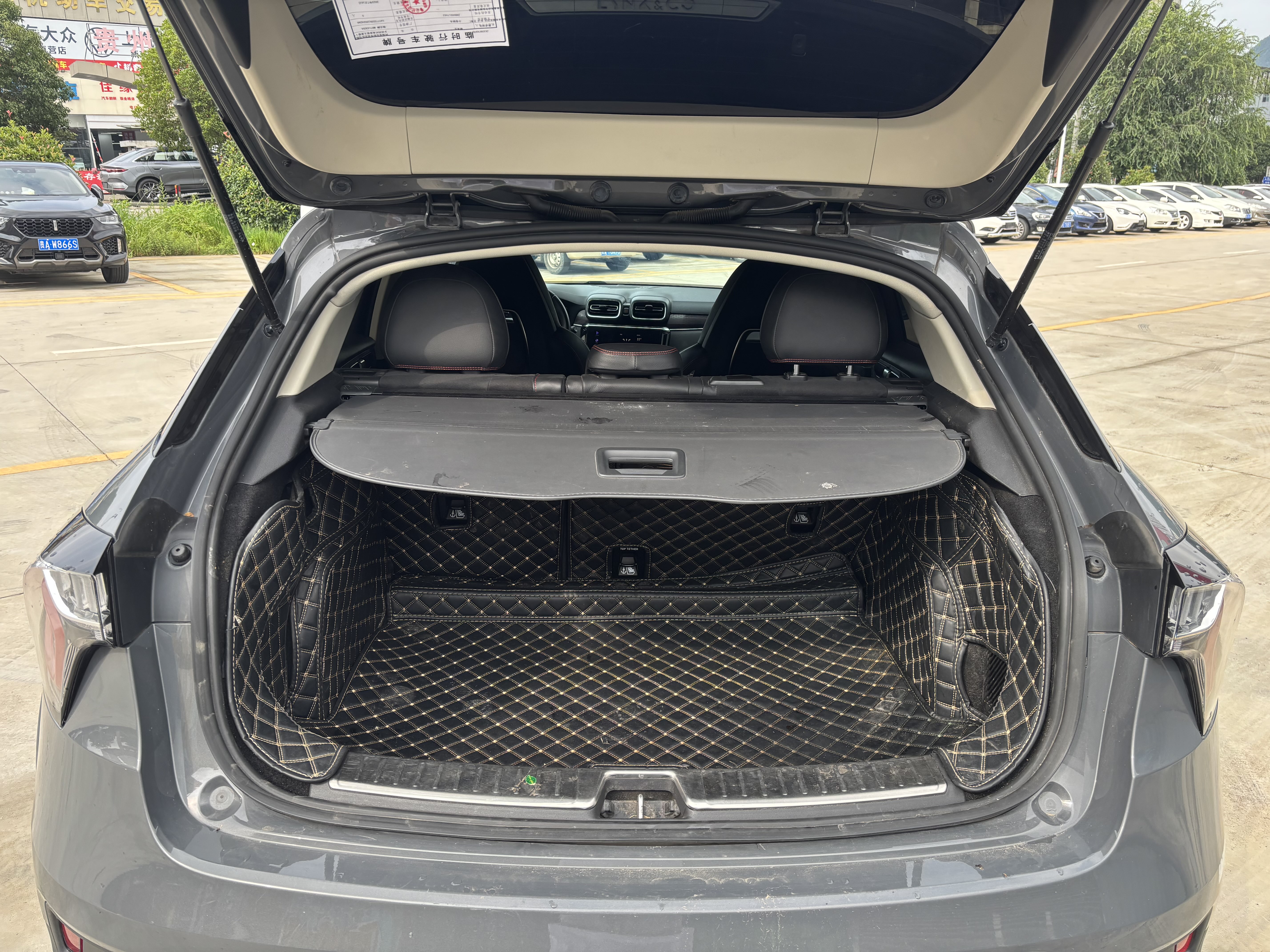 Lynk & Co 02 2018 #8 Lynk & Co 02 2018 car image #8