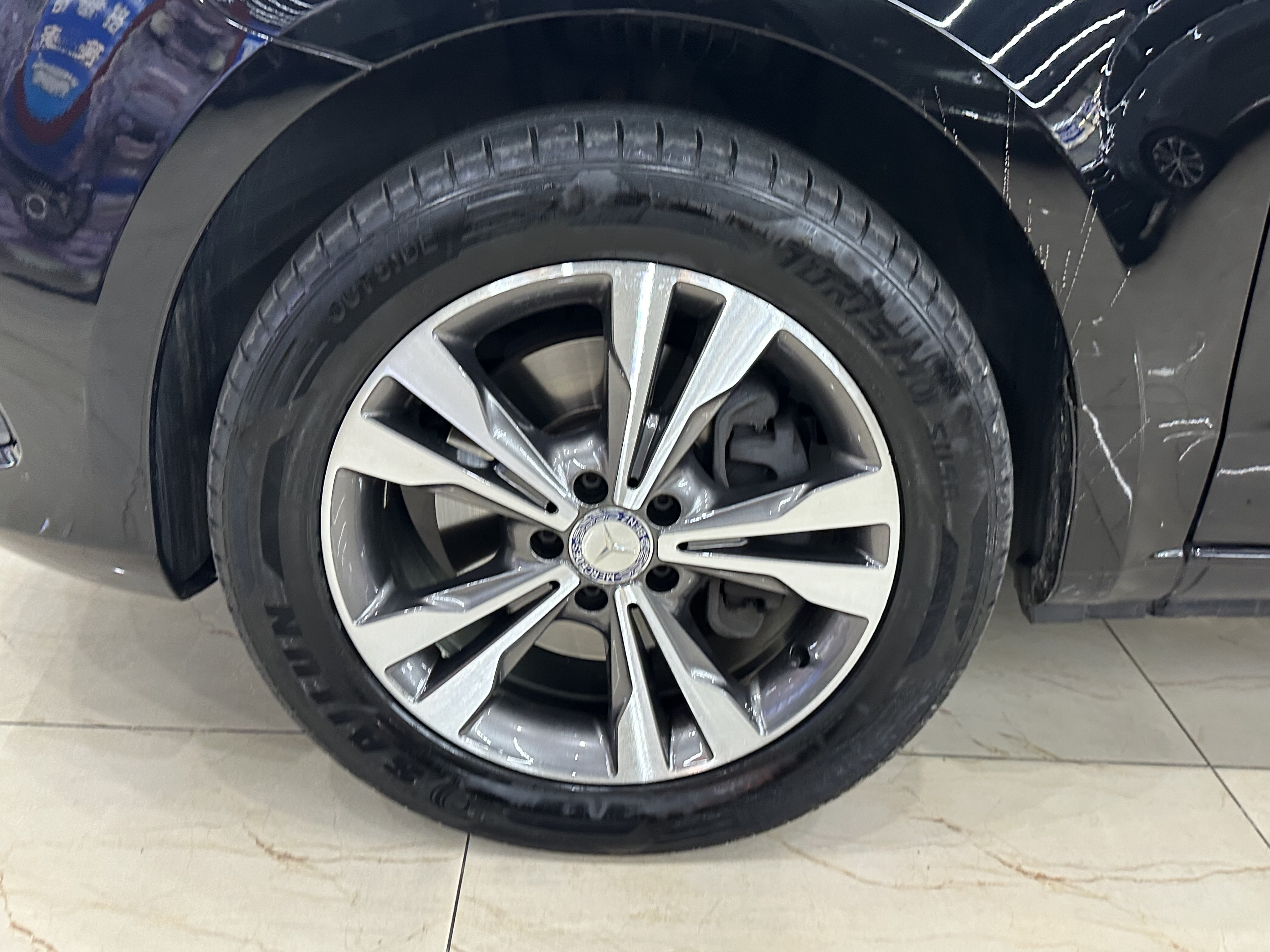 Mercedes-Benz V Class 2018 car image #8