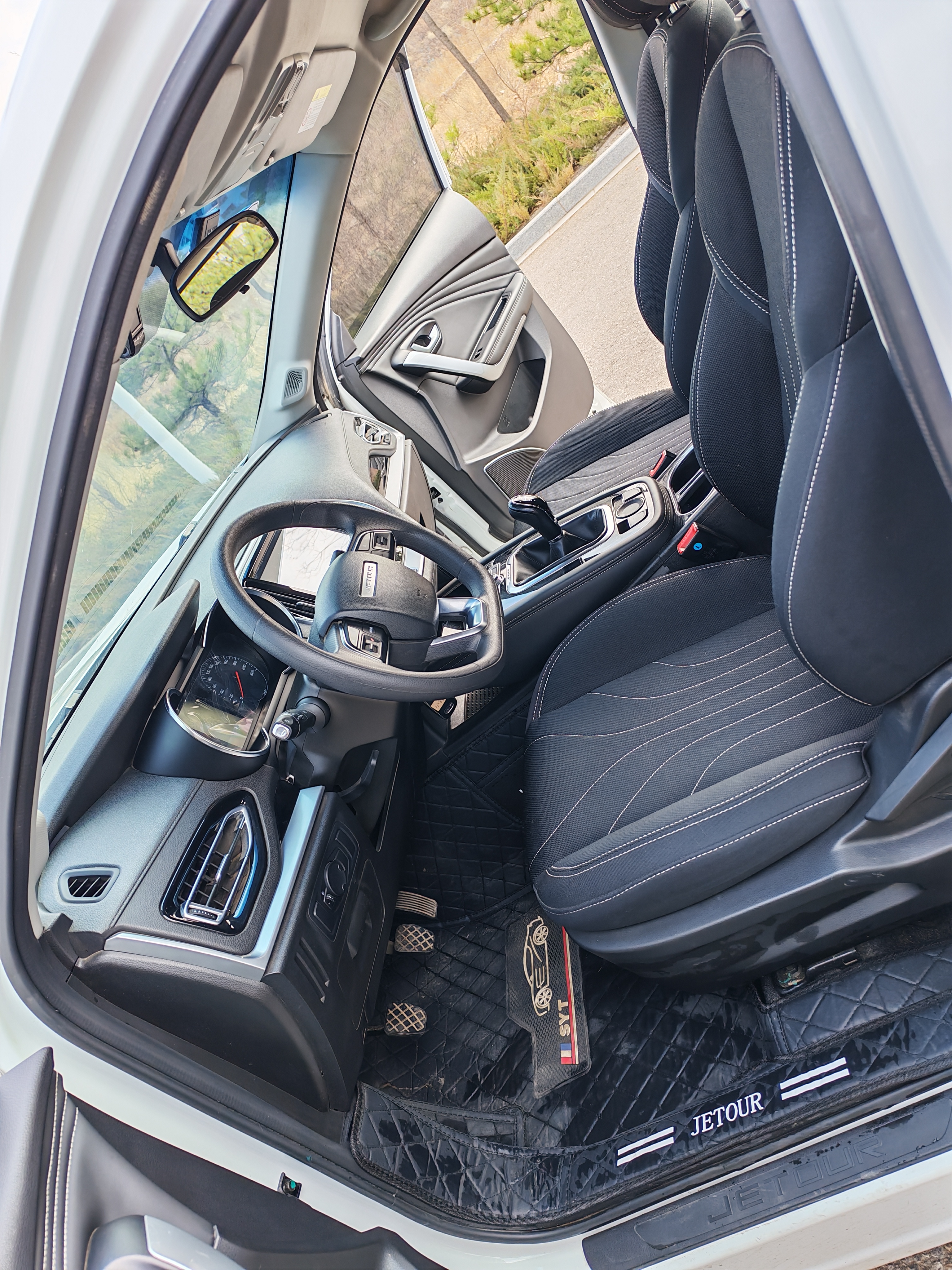 X70 2019 car image #8
