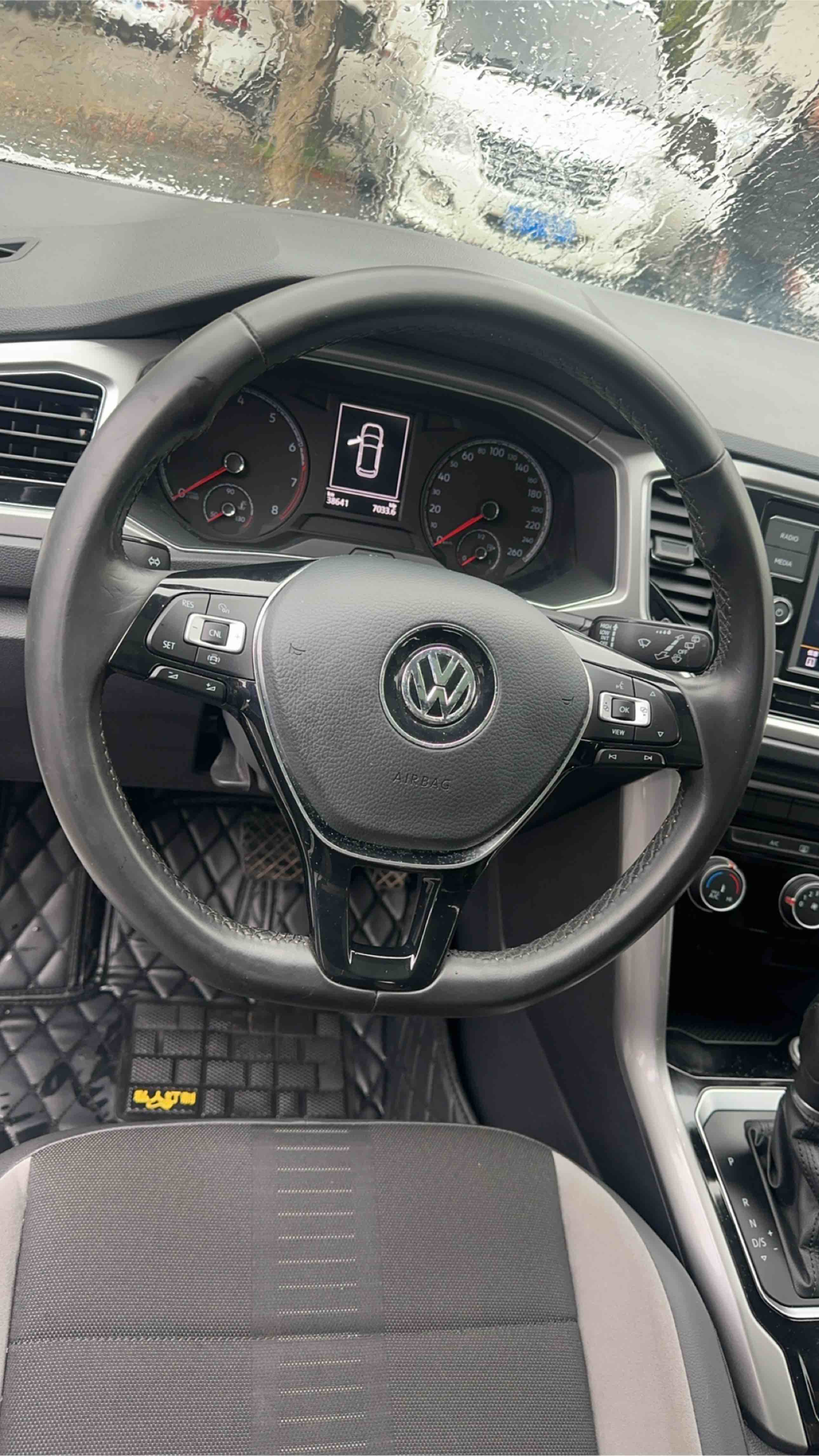 T-Roc 2021 car image #8