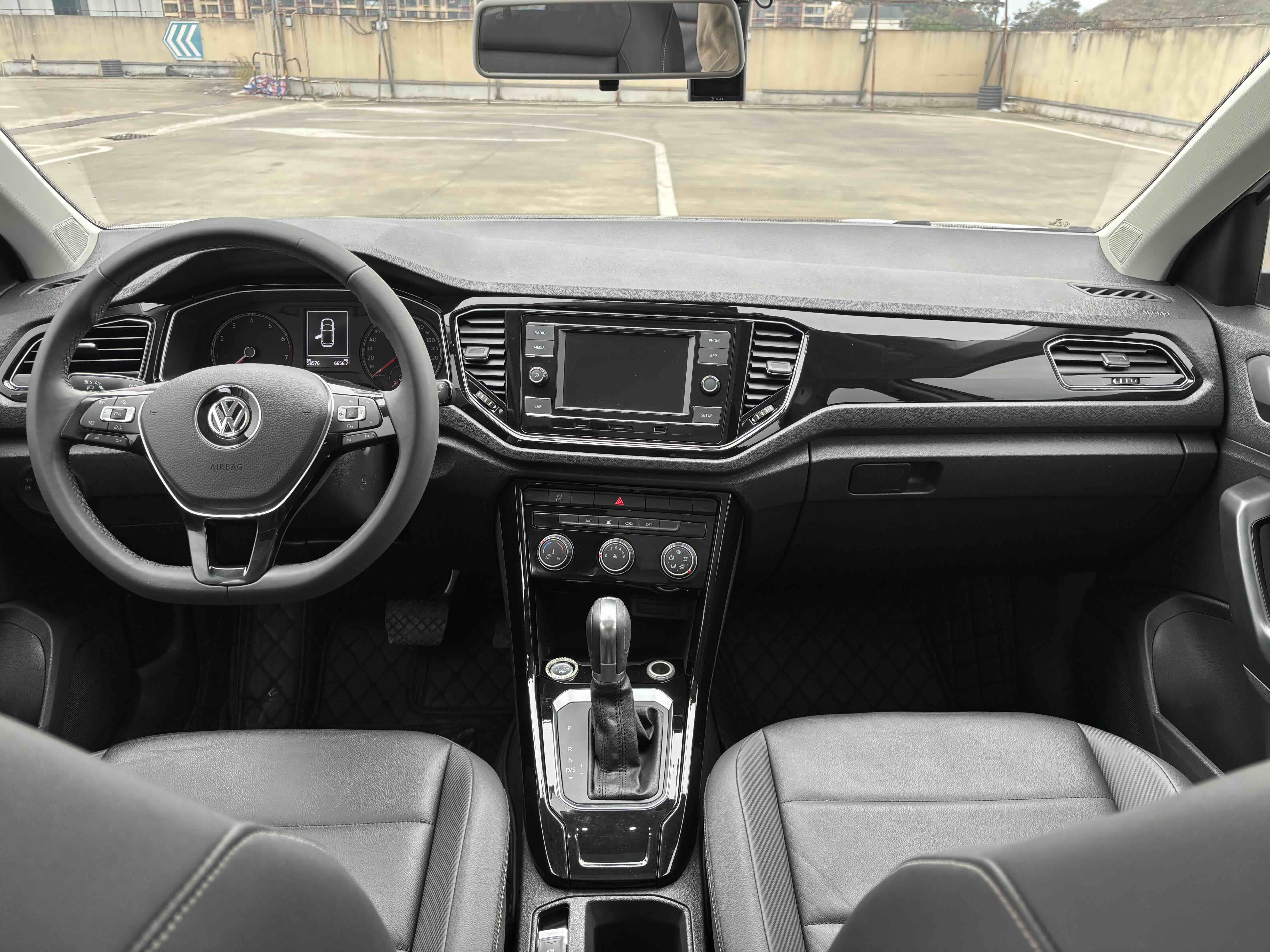 T-Roc 2019 #8 T-Roc 2019 car image #8
