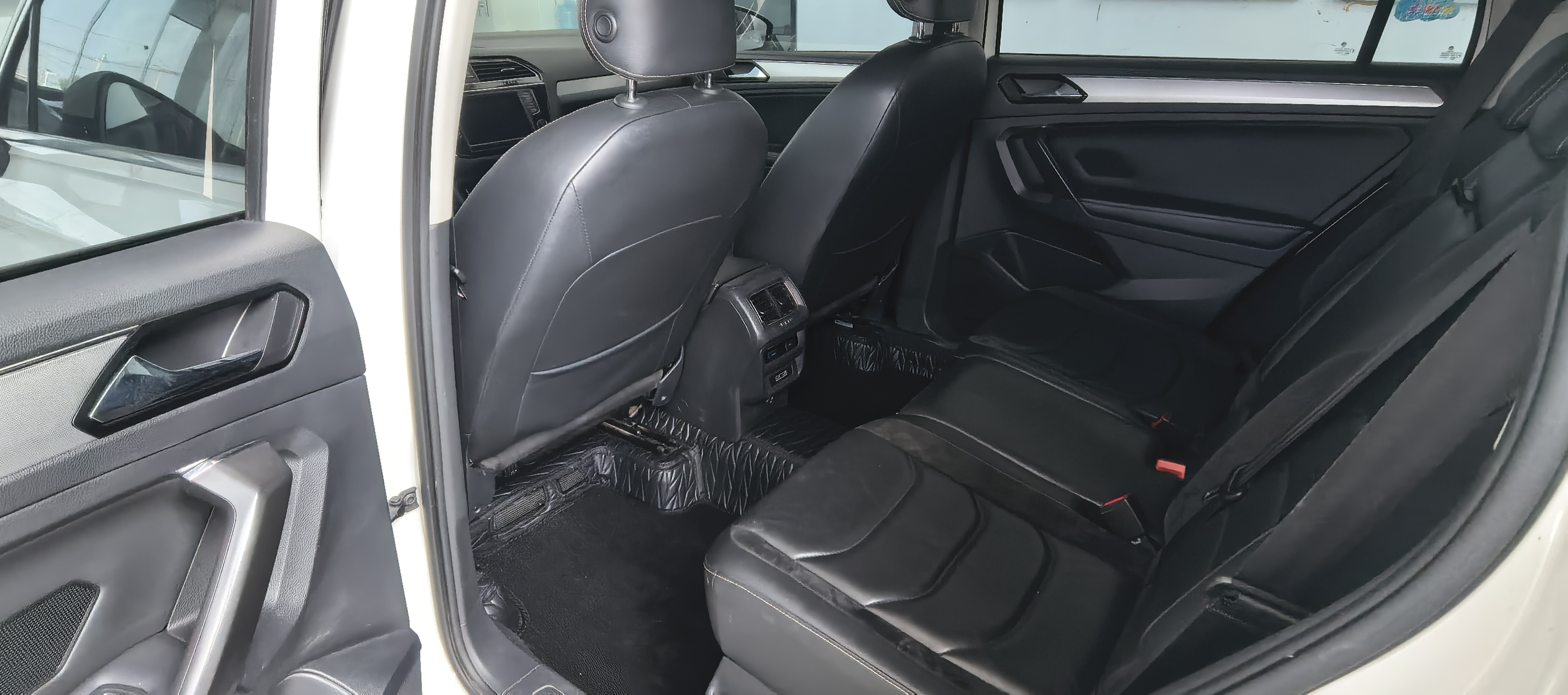 Volkswagen Tiguan L 2017 car image #8