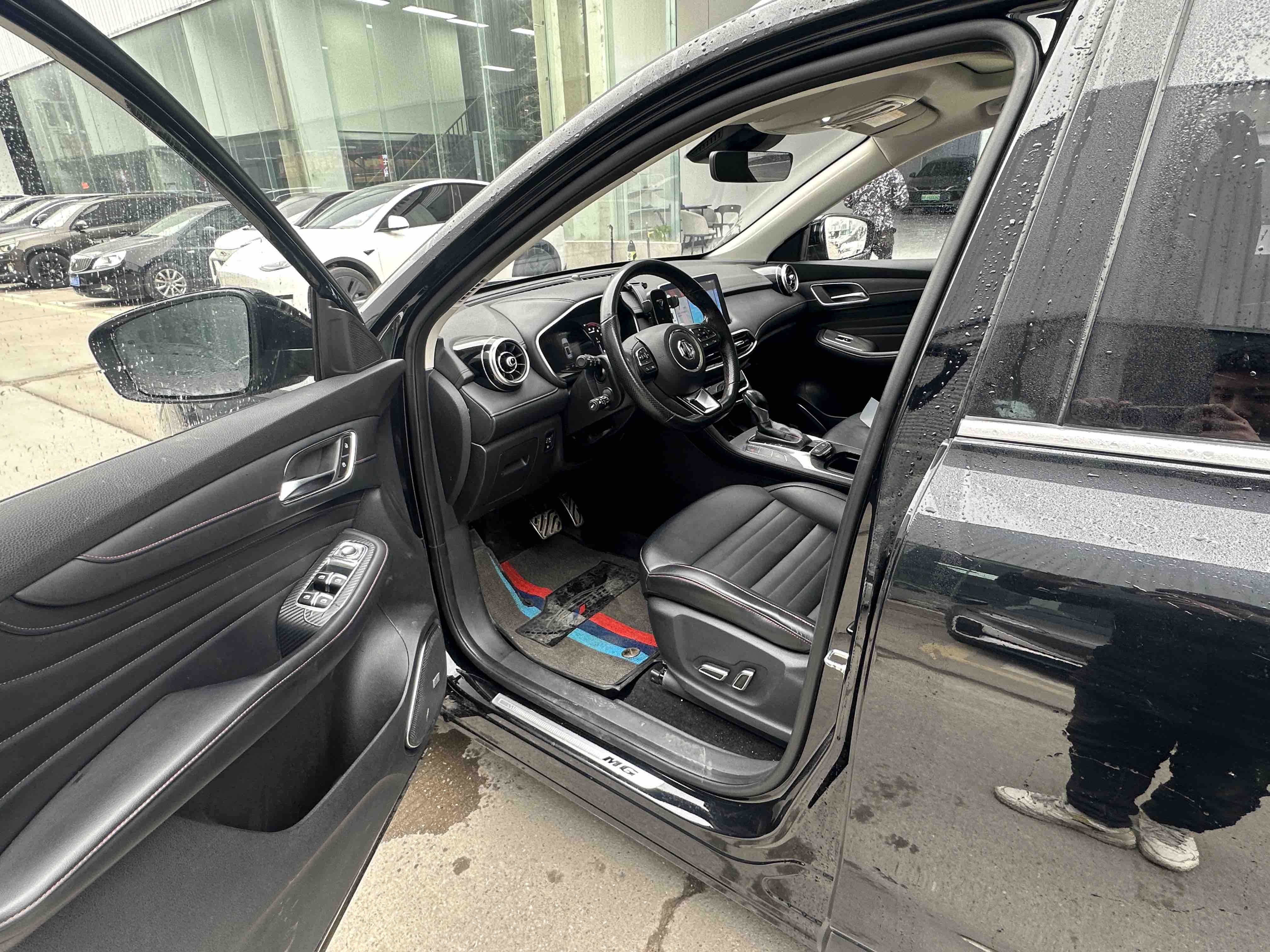 MG HS 2018 car image #8