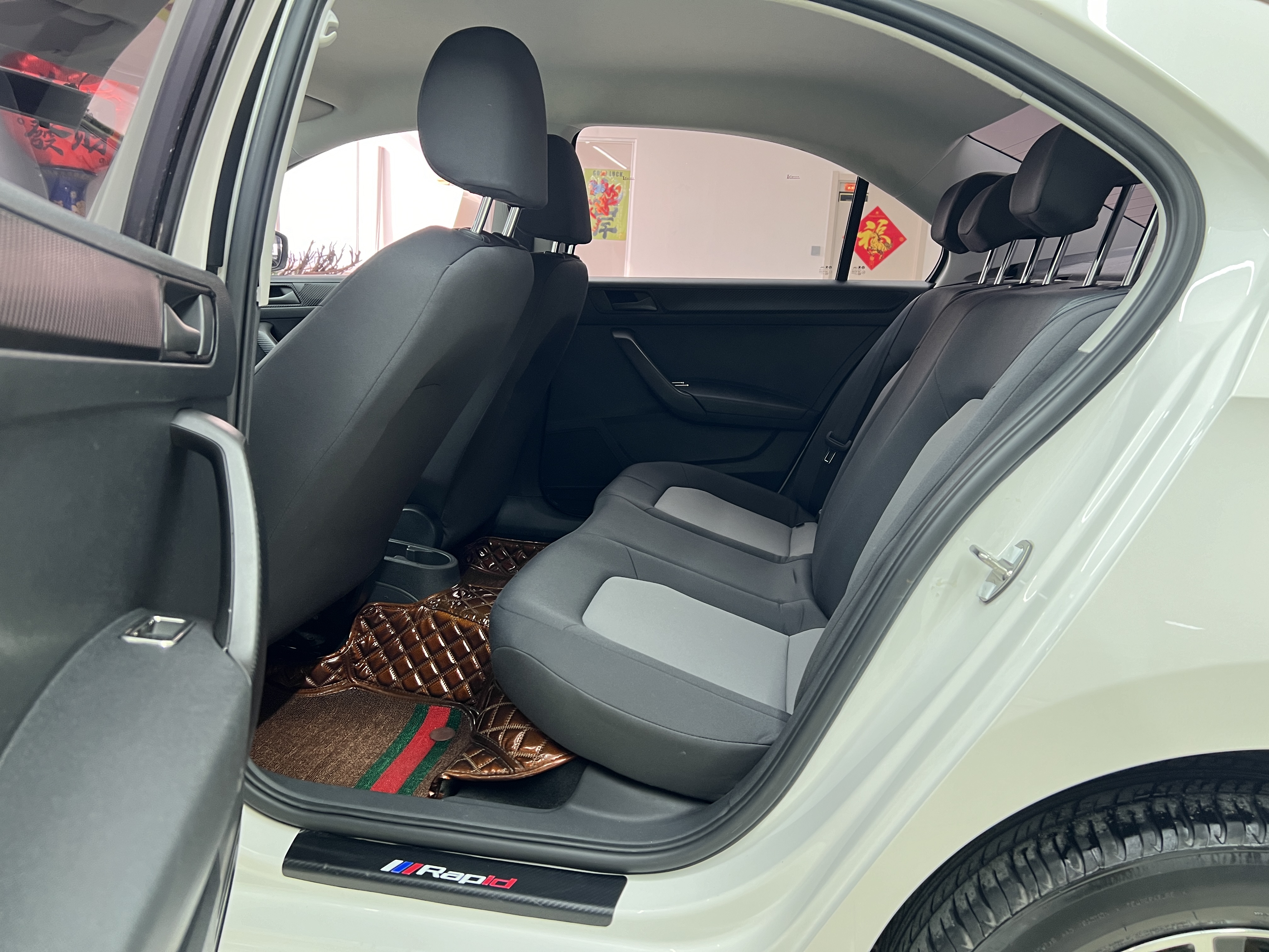 Skoda Rapid 2019 car image #8
