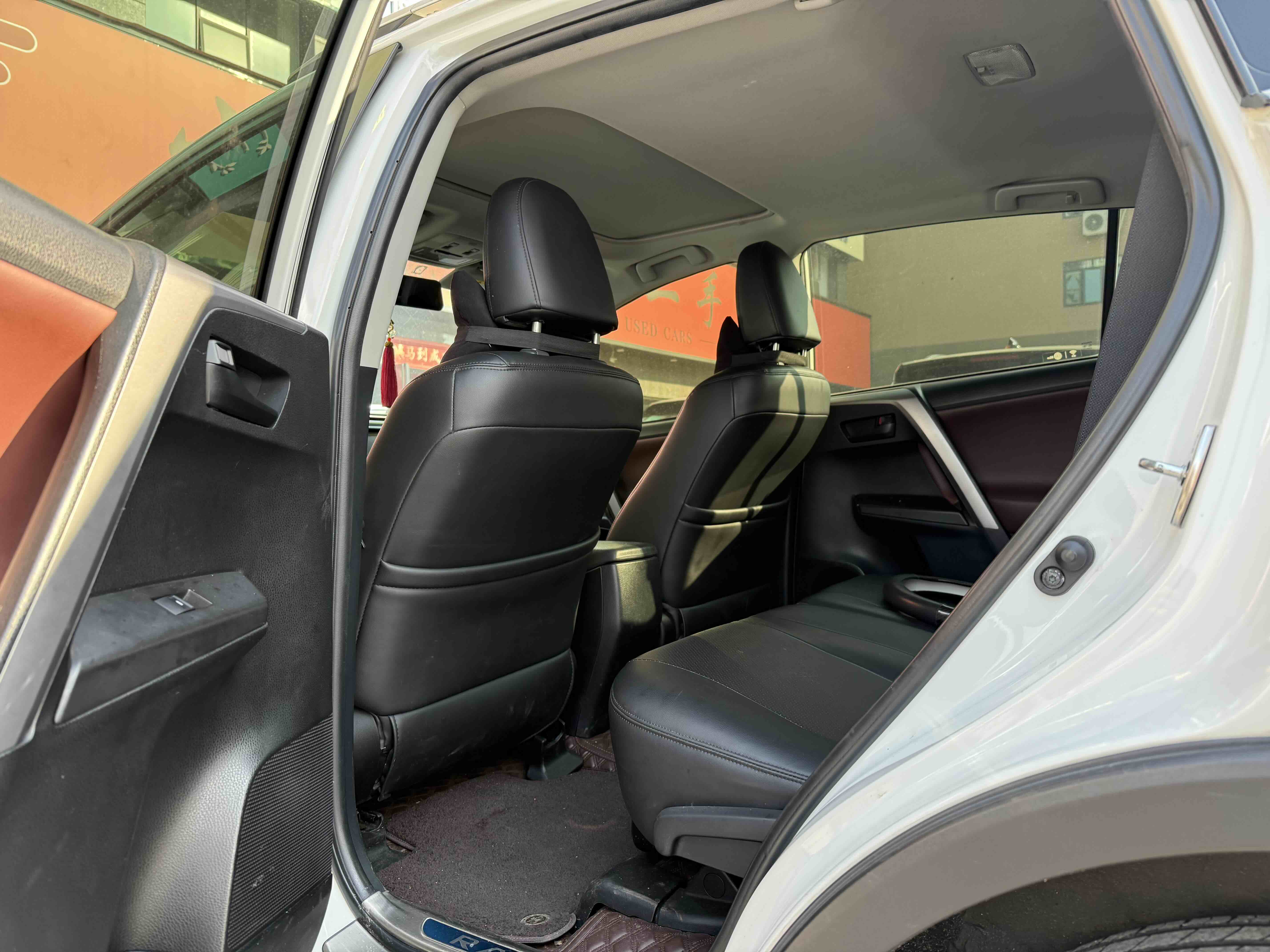 Toyota RAV4 2019 car image #8