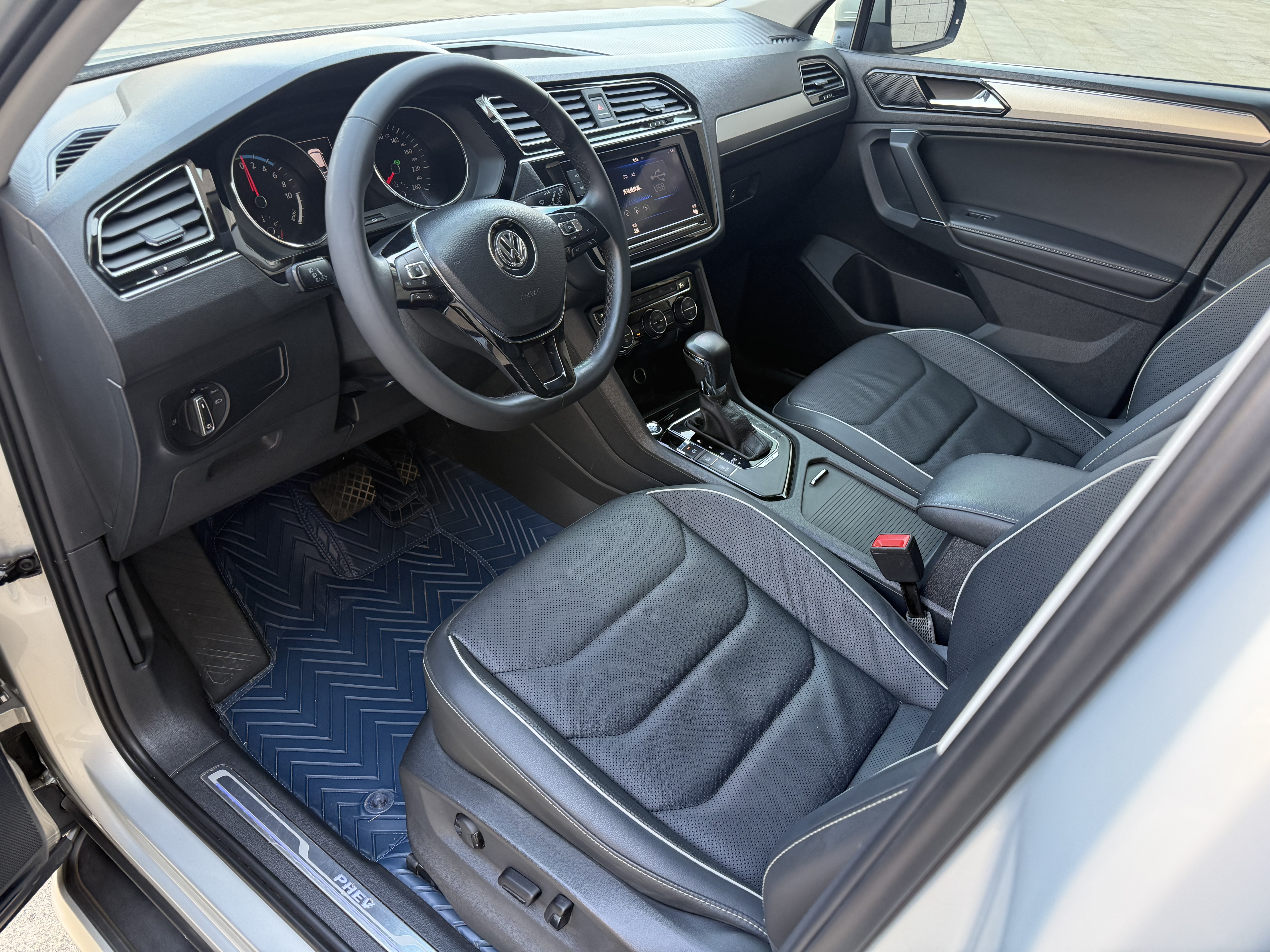 Volkswagen Tiguan L New Energy 2019 изображение автомобиля #8