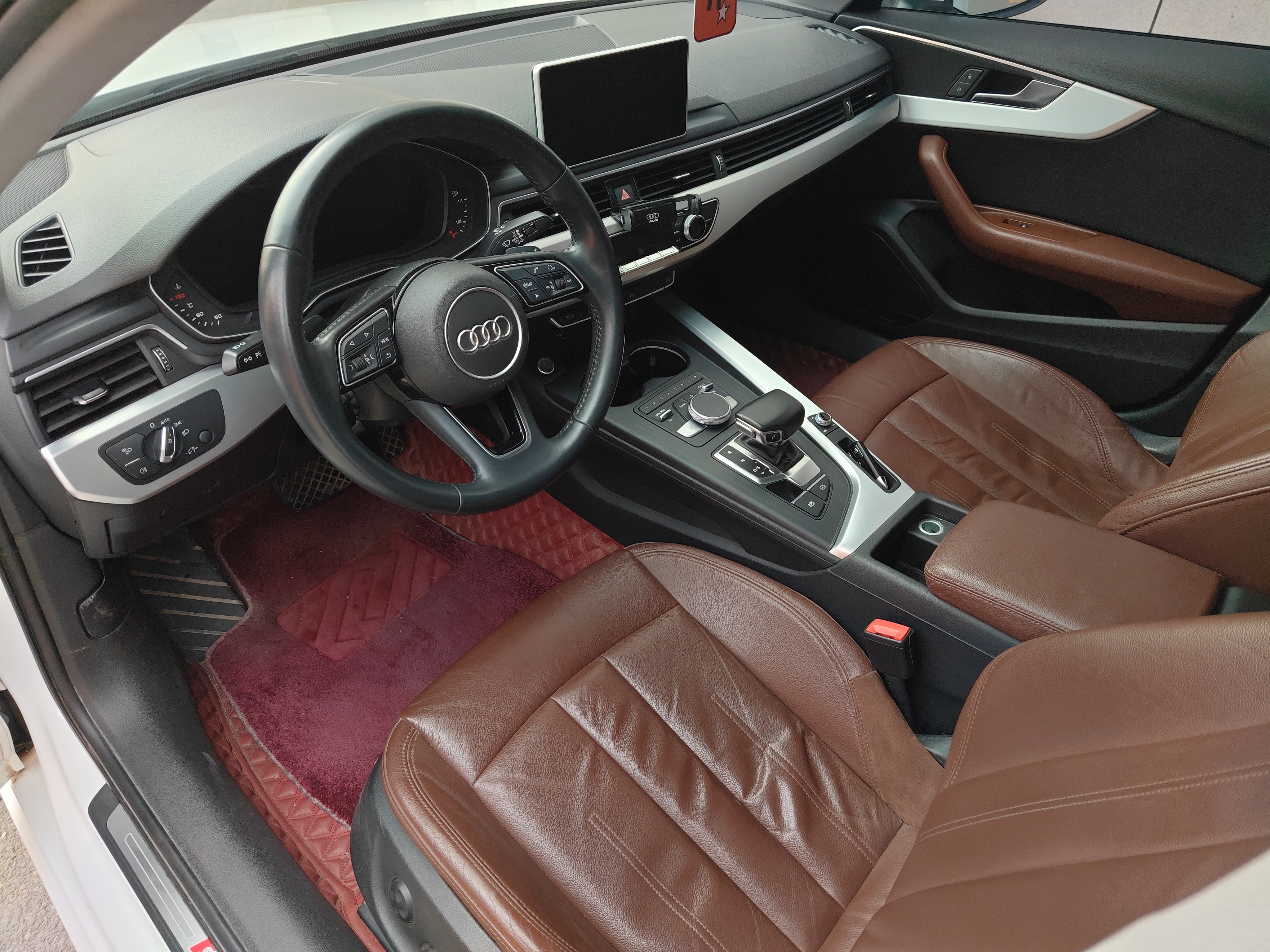 Audi A4L 2019 car image #8