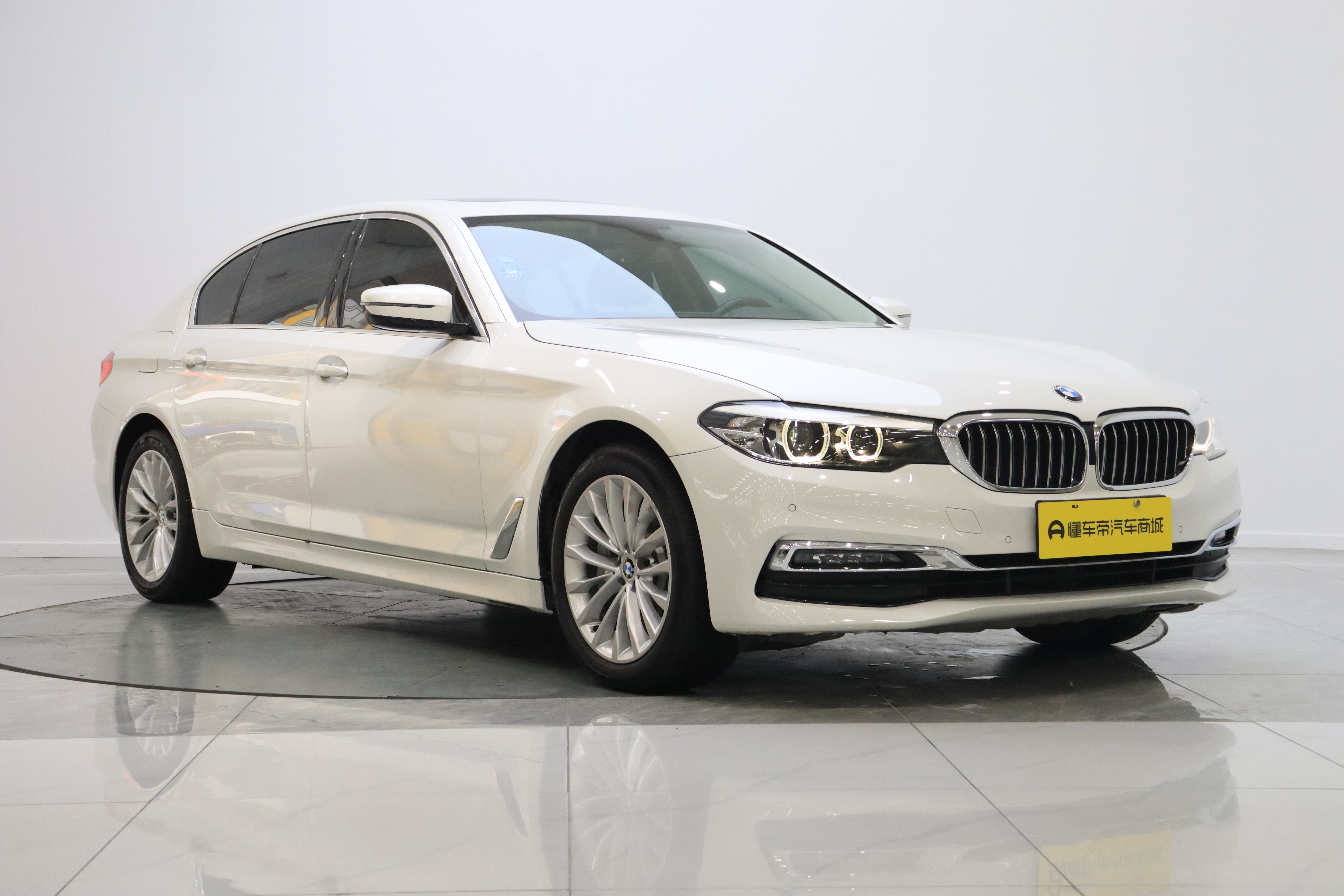 BMW 5 Series 2019 #8 BMW 5 Series 2019 car image #8