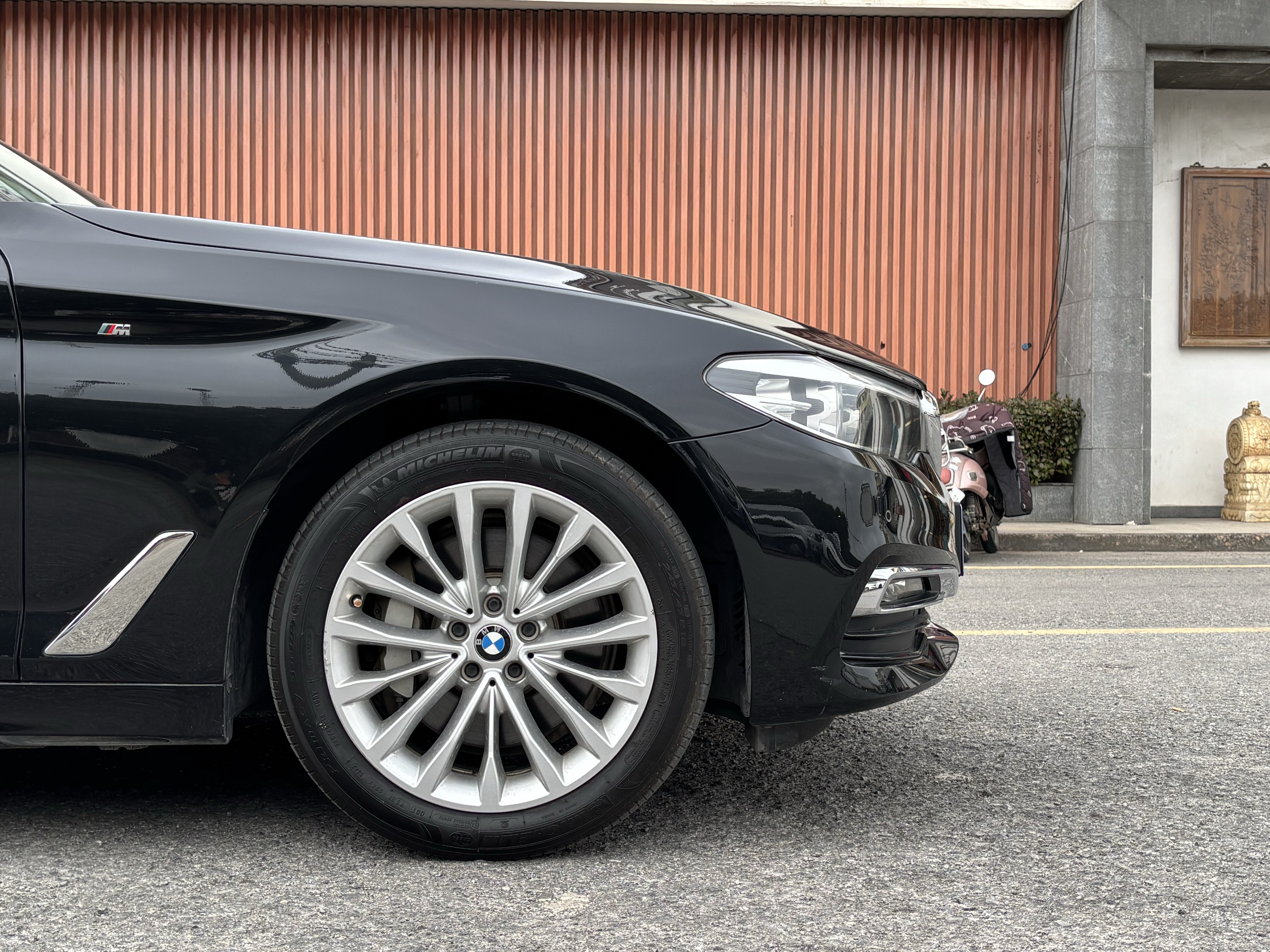 BMW 5 Series 2019 #8 BMW 5 Series 2019 car image #8