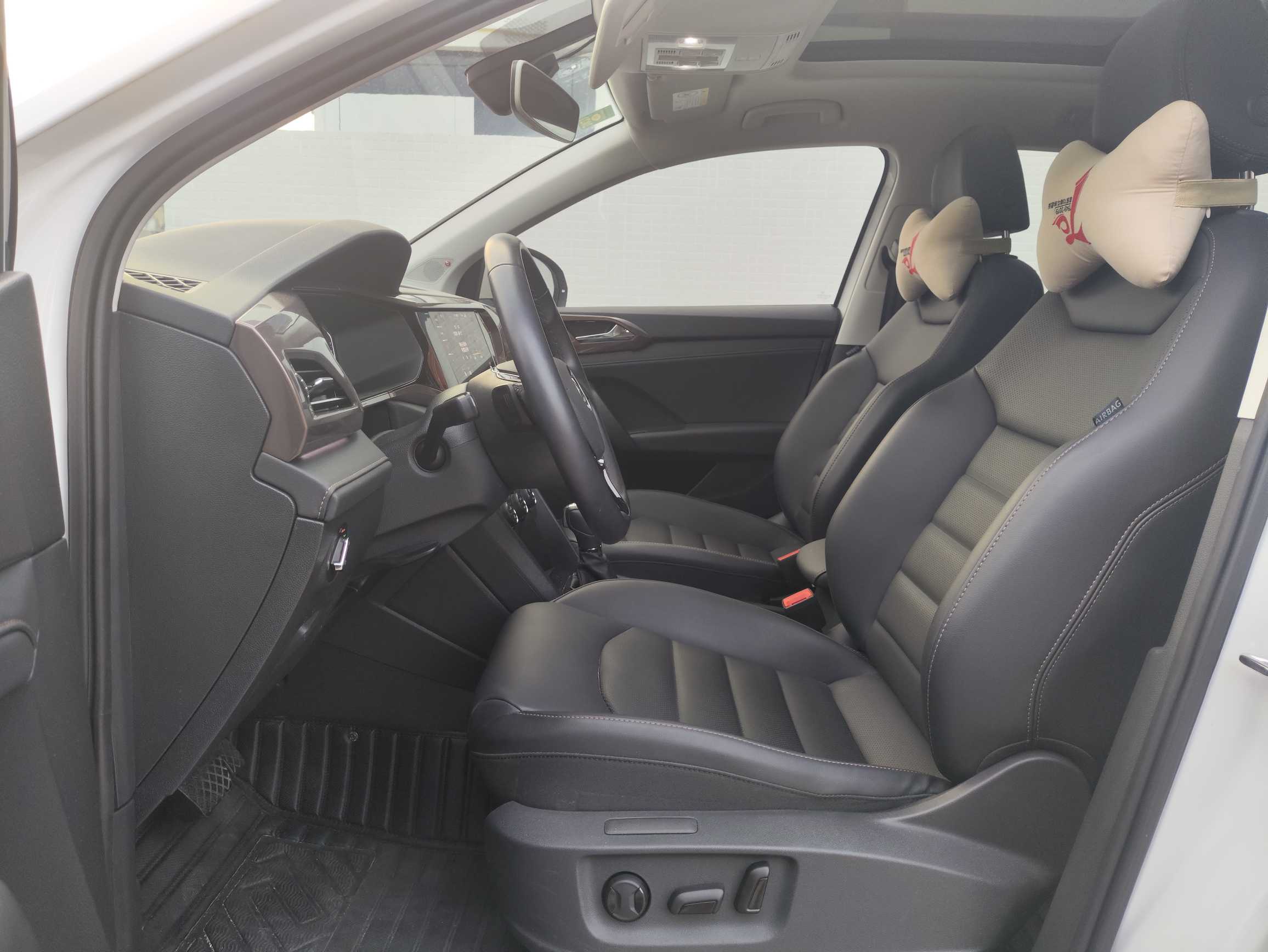 Volkswagen Tharu 2019 car image #8