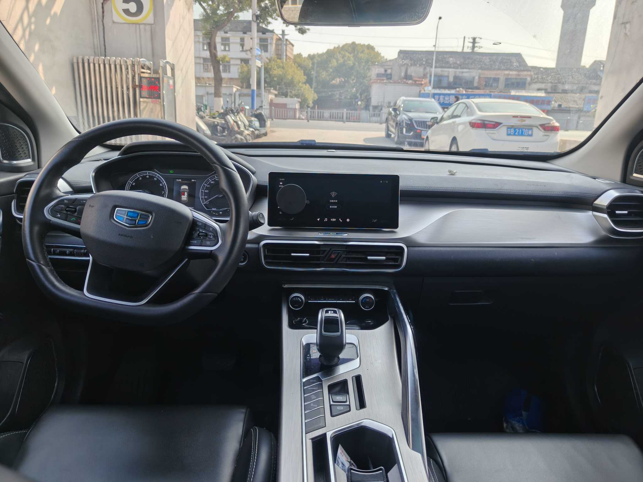GEELY Coolray 2019 #8 GEELY Coolray 2019 car image #8