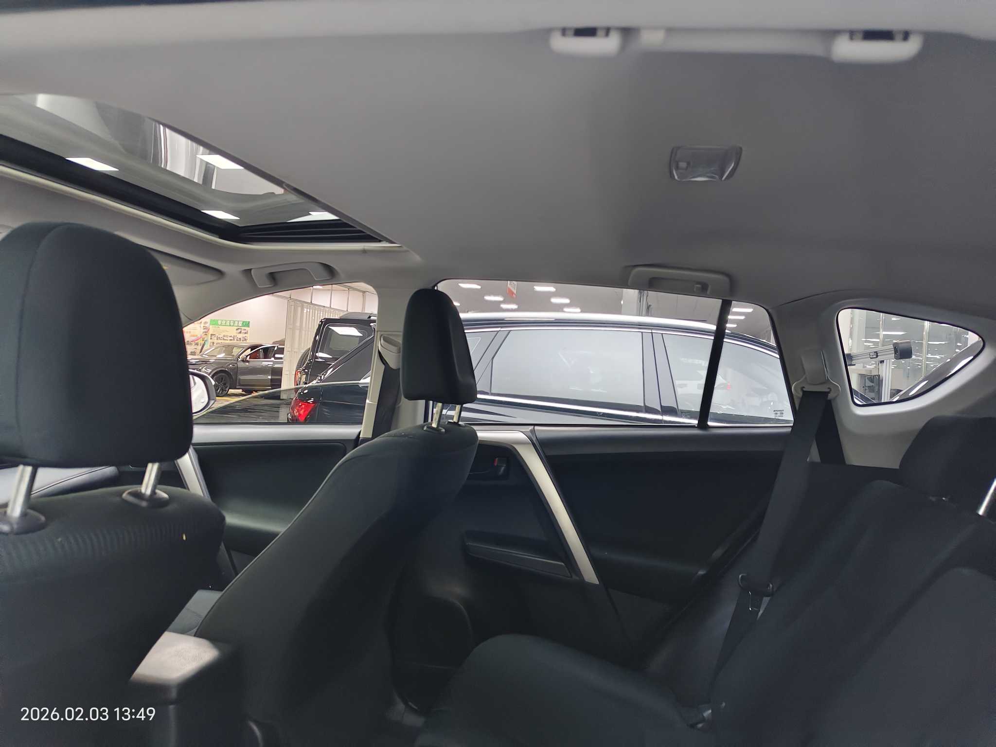 Toyota RAV4 2019 car image #8